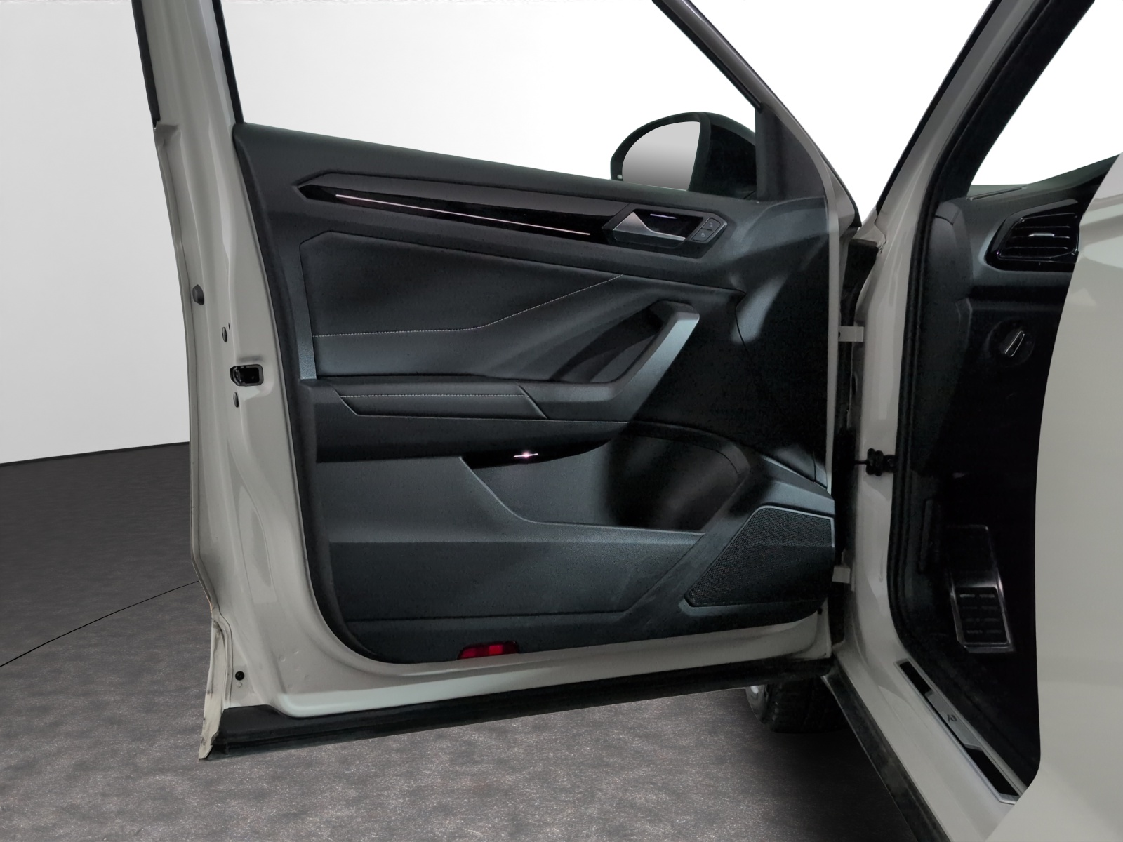 VW T-Roc 2.0 TSI R-Line DSG 4Motion-image-13