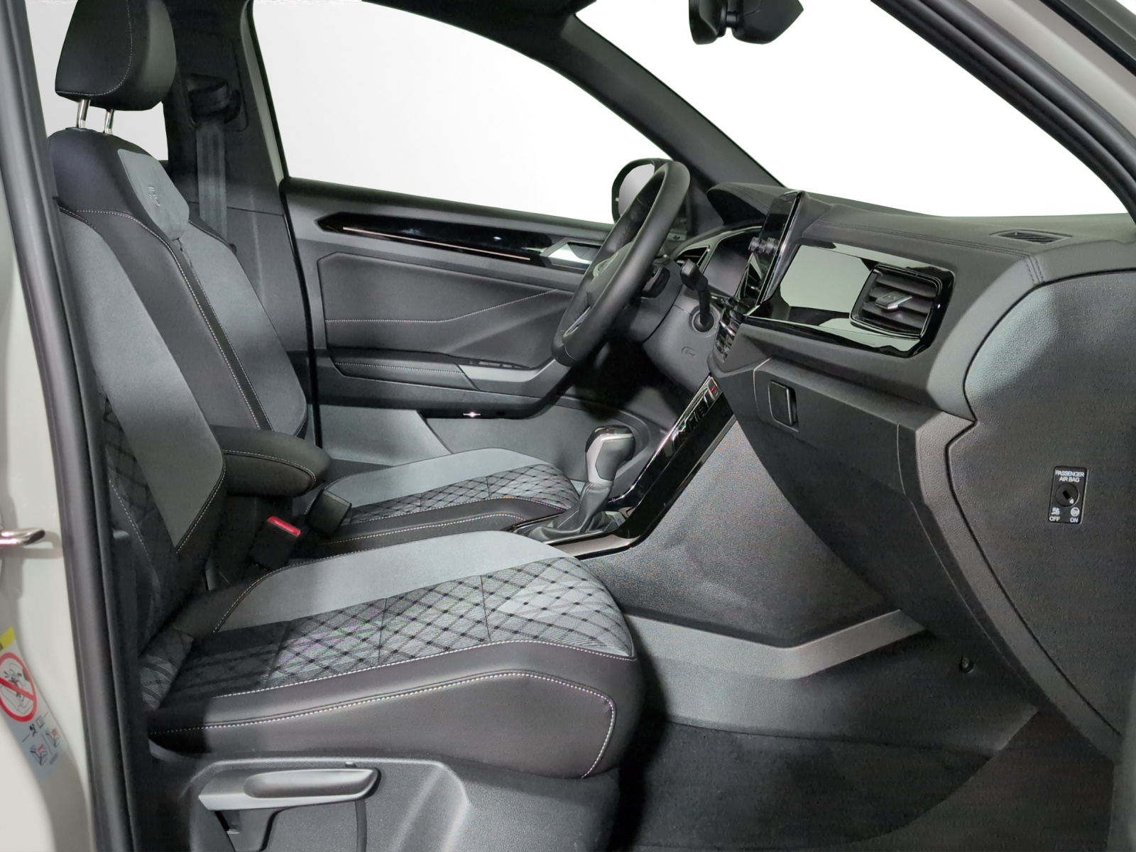VW T-Roc 2.0 TSI R-Line DSG 4Motion-image-6