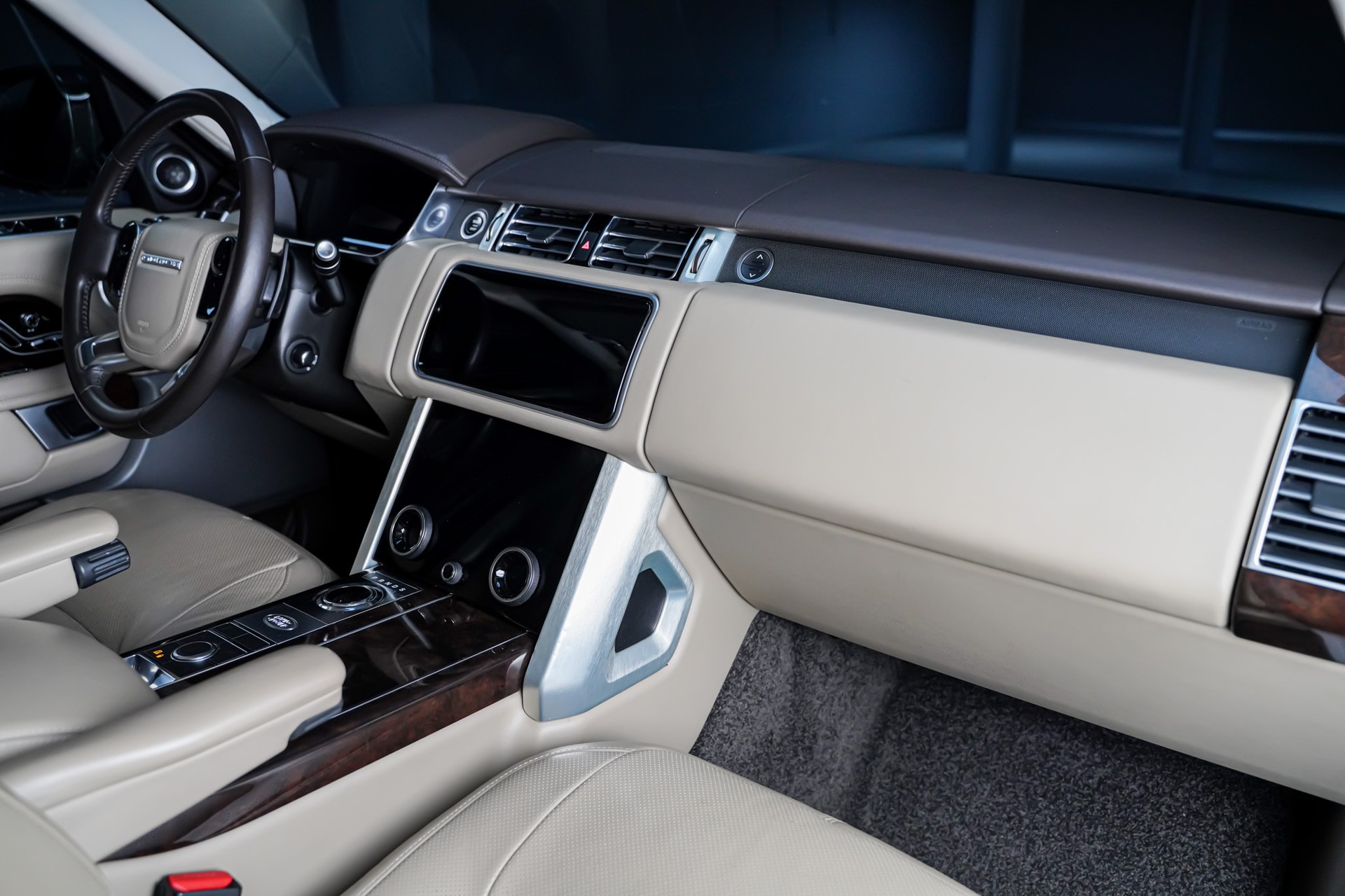 LAND ROVER Range Rover 3.0 SDV6 Vogue Automatic-image-19