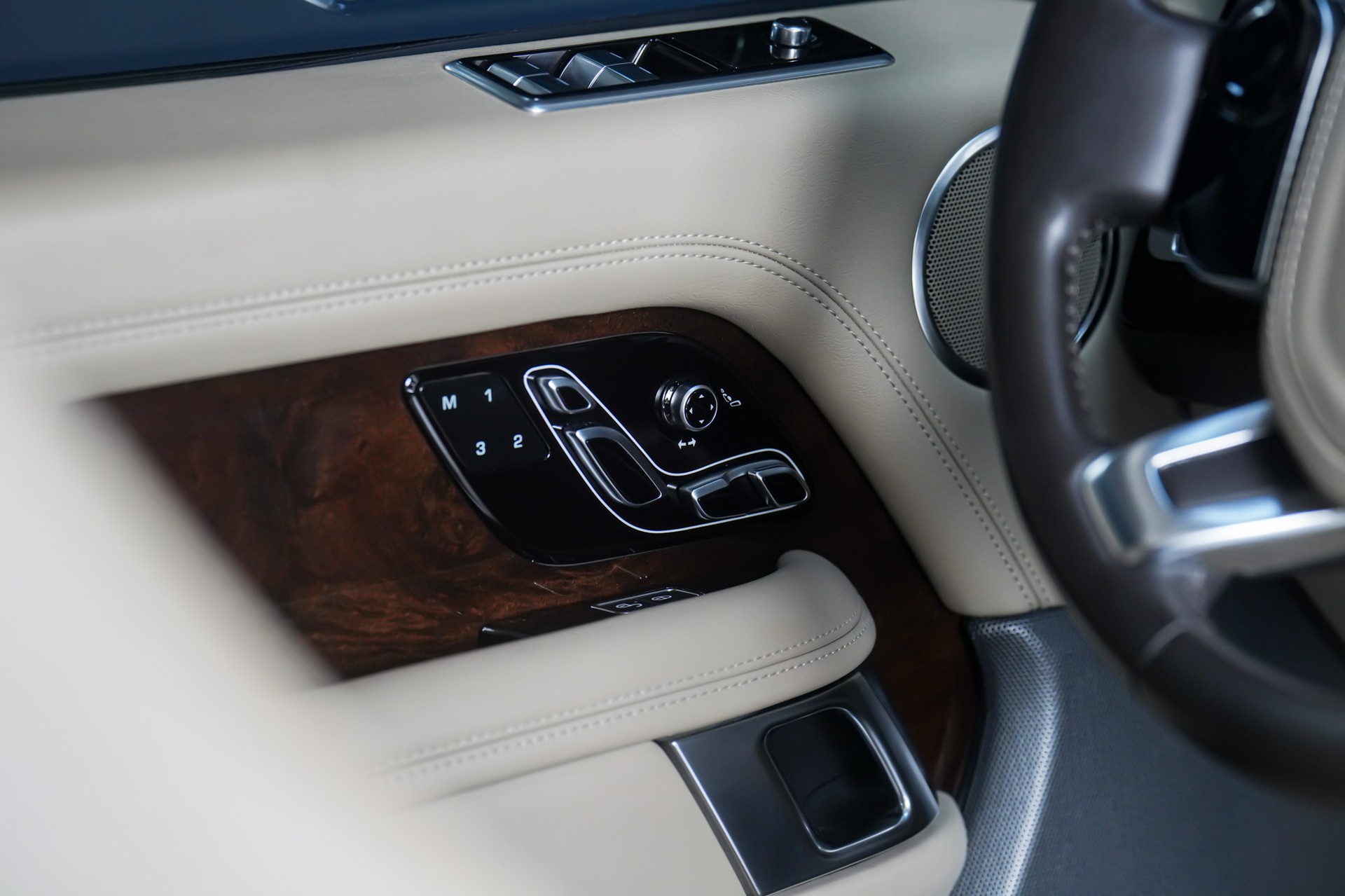 LAND ROVER Range Rover 3.0 SDV6 Vogue Automatic-image-22