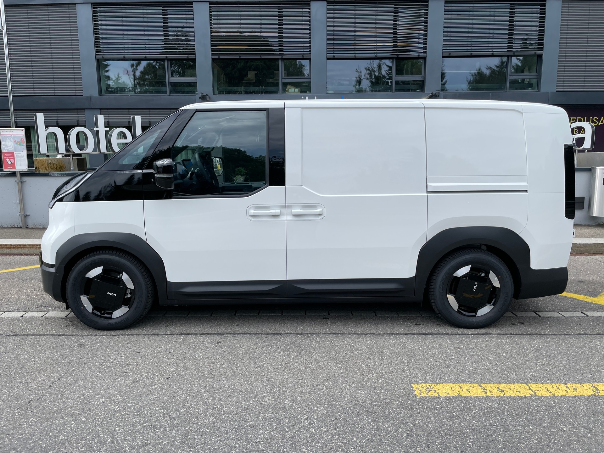 KIA PV5 Cargo 71.2 kWh Elite, 2-Türen-image-16