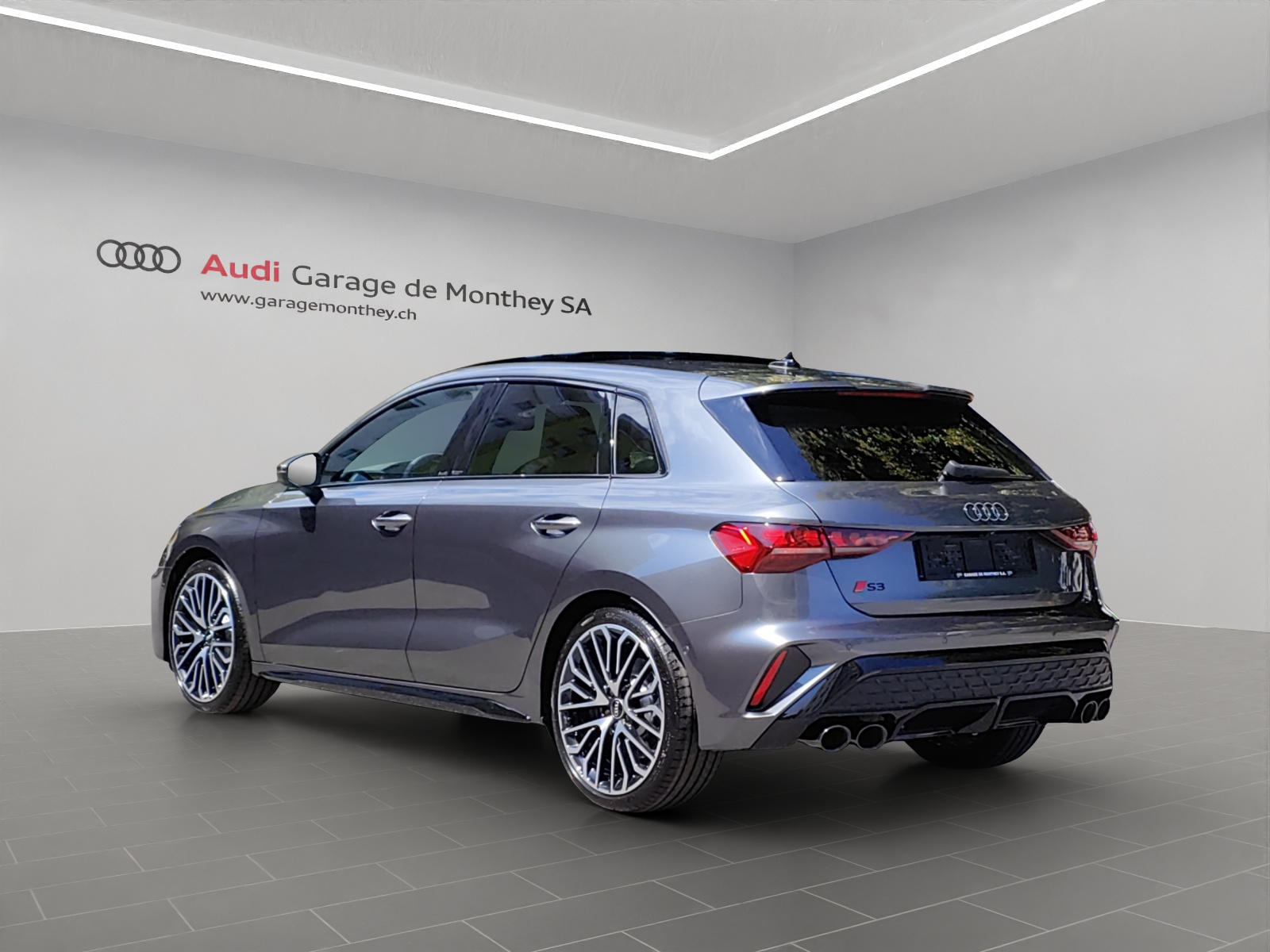 AUDI S3 Sportback TFSI quattro S-tronic-image-2
