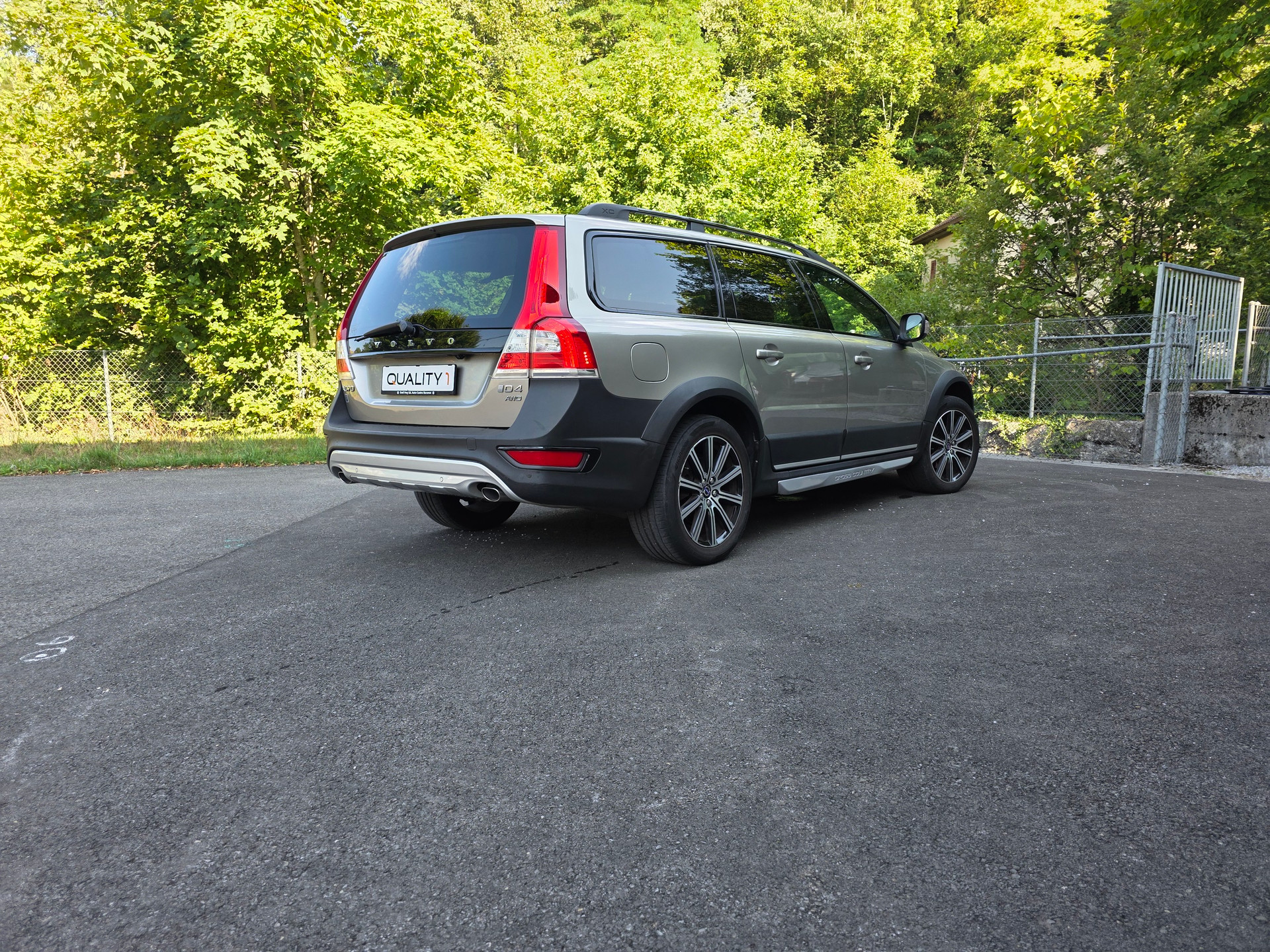 VOLVO XC70 D4 AWD Momentum Geartronic-image-14