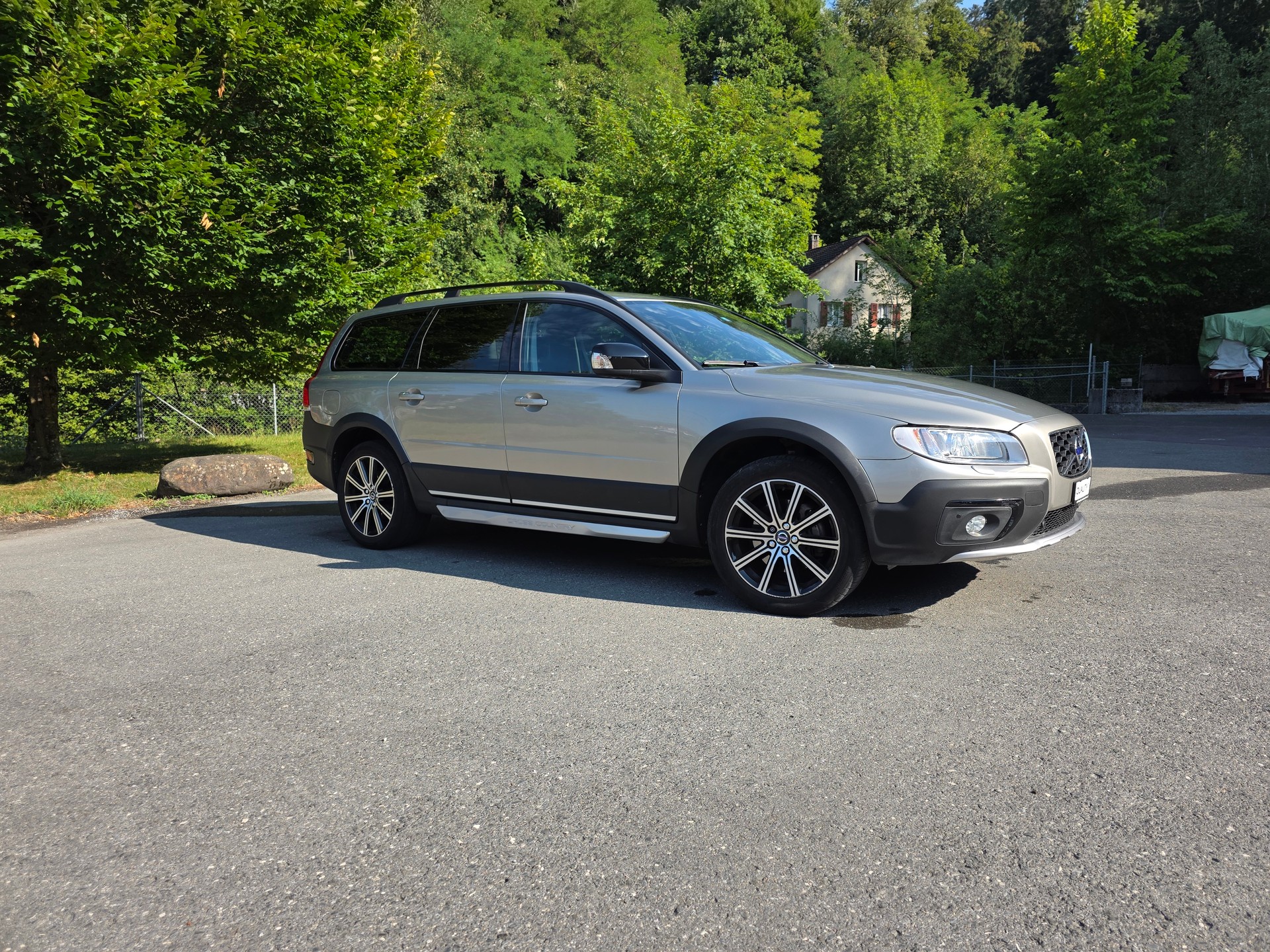 VOLVO XC70 D4 AWD Momentum Geartronic-image-5