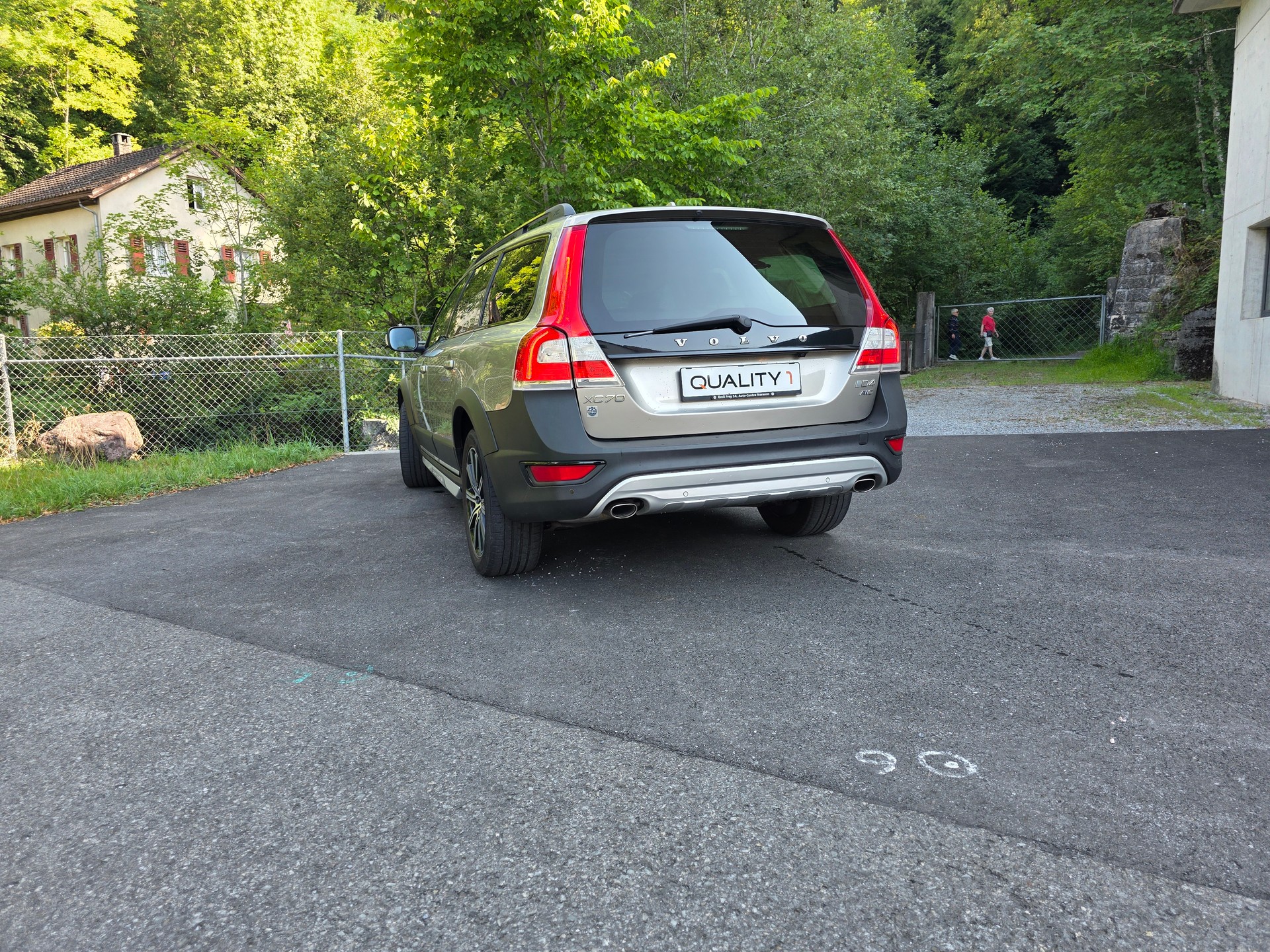 VOLVO XC70 D4 AWD Momentum Geartronic-image-17
