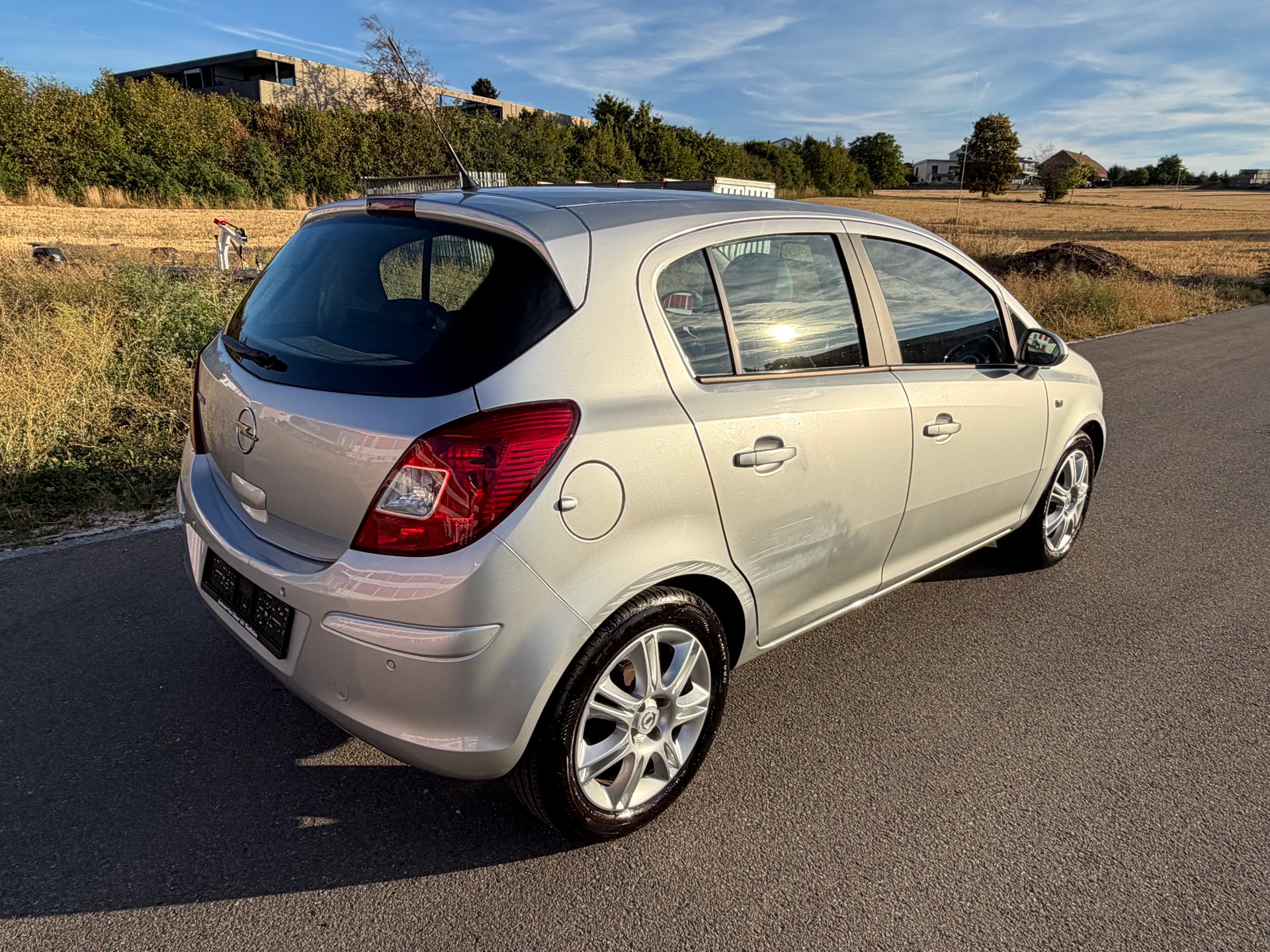 OPEL Corsa 1.2 TP Enjoy-image-2