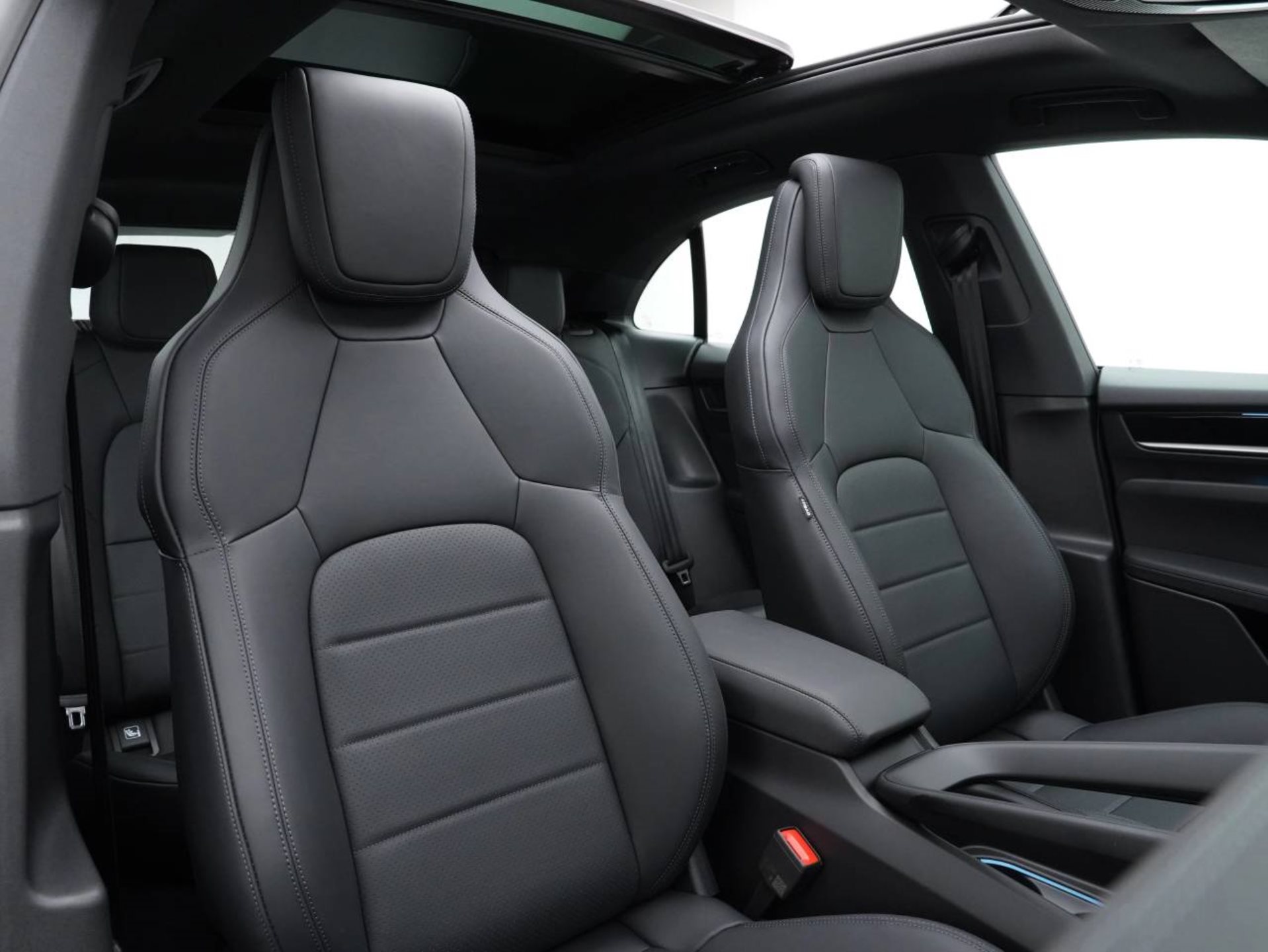 PORSCHE Macan 4-image-25