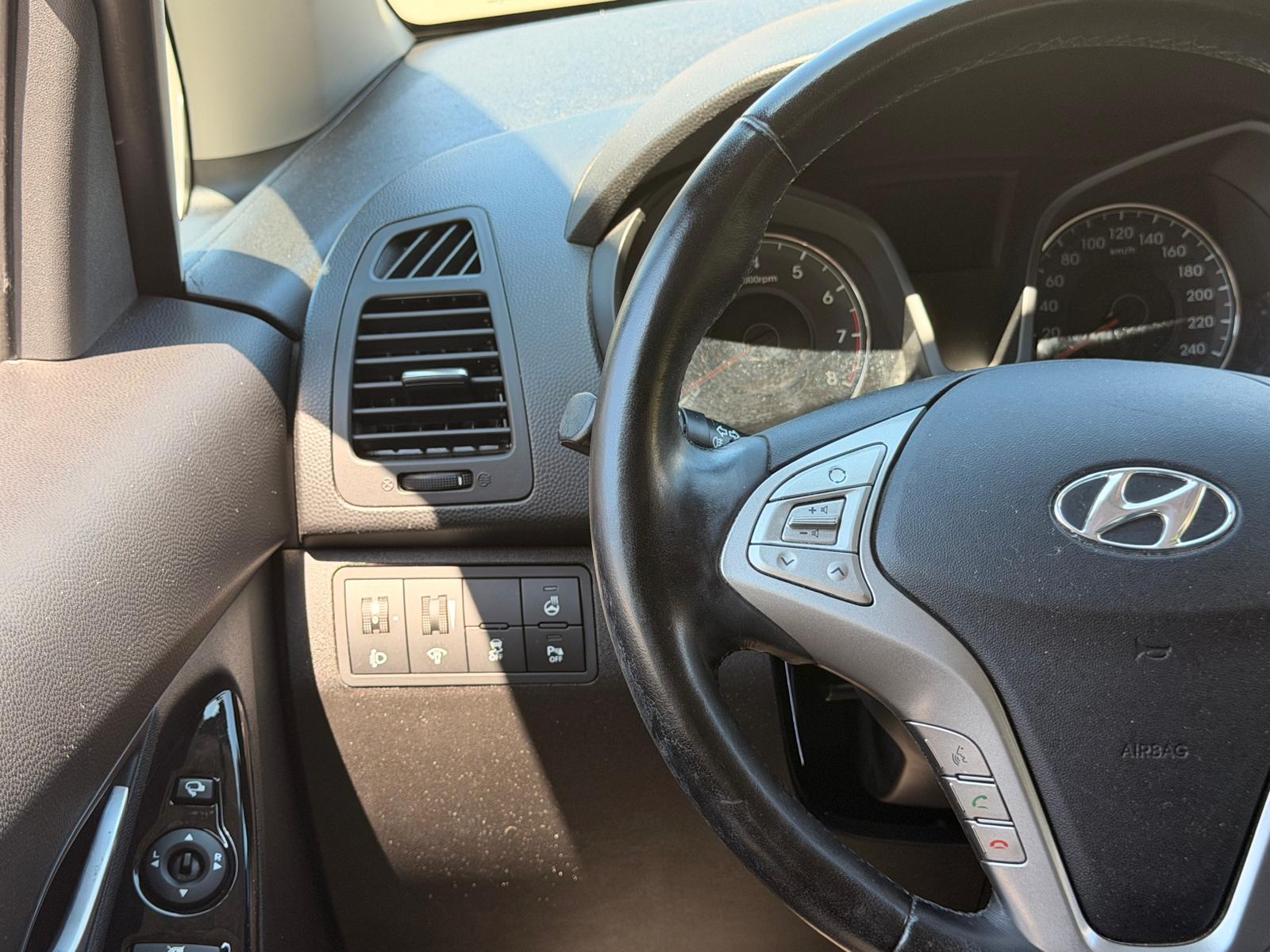 HYUNDAI iX20 1.6 Vertex Automatic-image-12