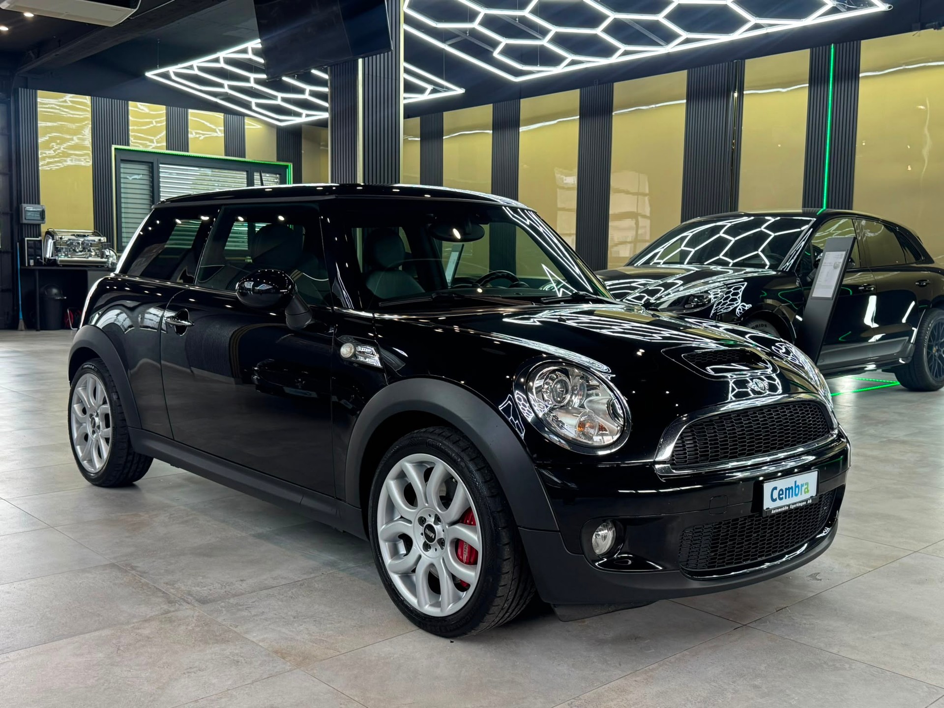 MINI R56 1.6i John Cooper Works-showroom-element-2