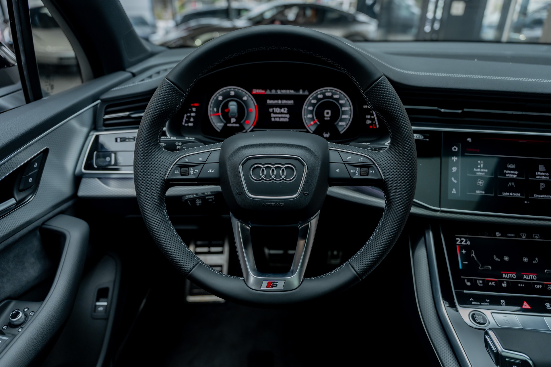 AUDI Q7 SUV TDI quattro 210 kW S Line tiptronic-image-15