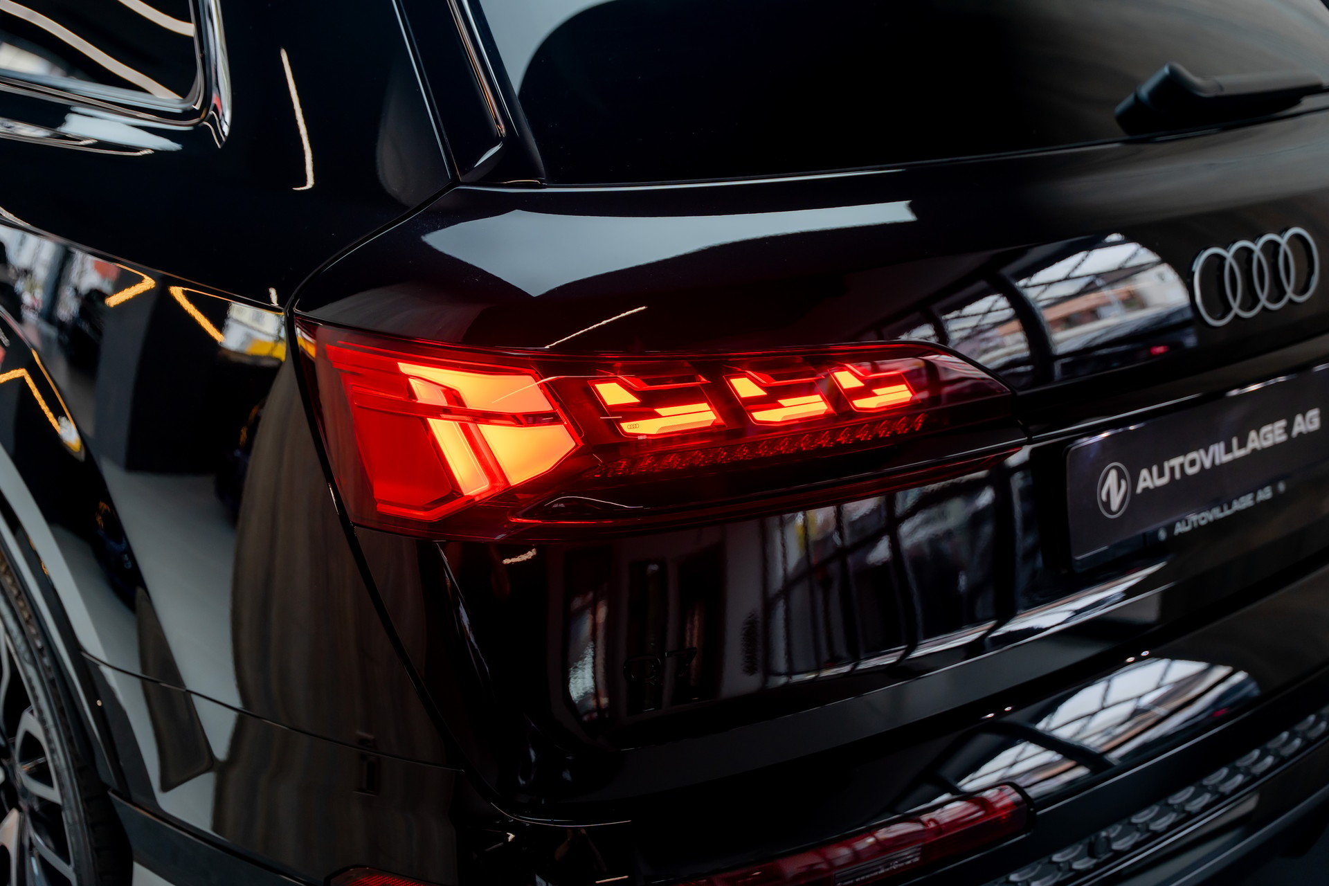 AUDI Q7 SUV TDI quattro 210 kW S Line tiptronic-image-22