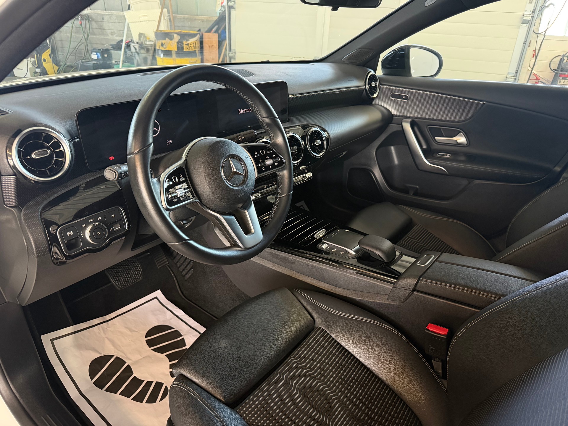 MERCEDES-BENZ A 200 Progressive 7G-DCT | Limousine | Frisch MFK | Ab Service | Navi | RF-Kamera-image-7
