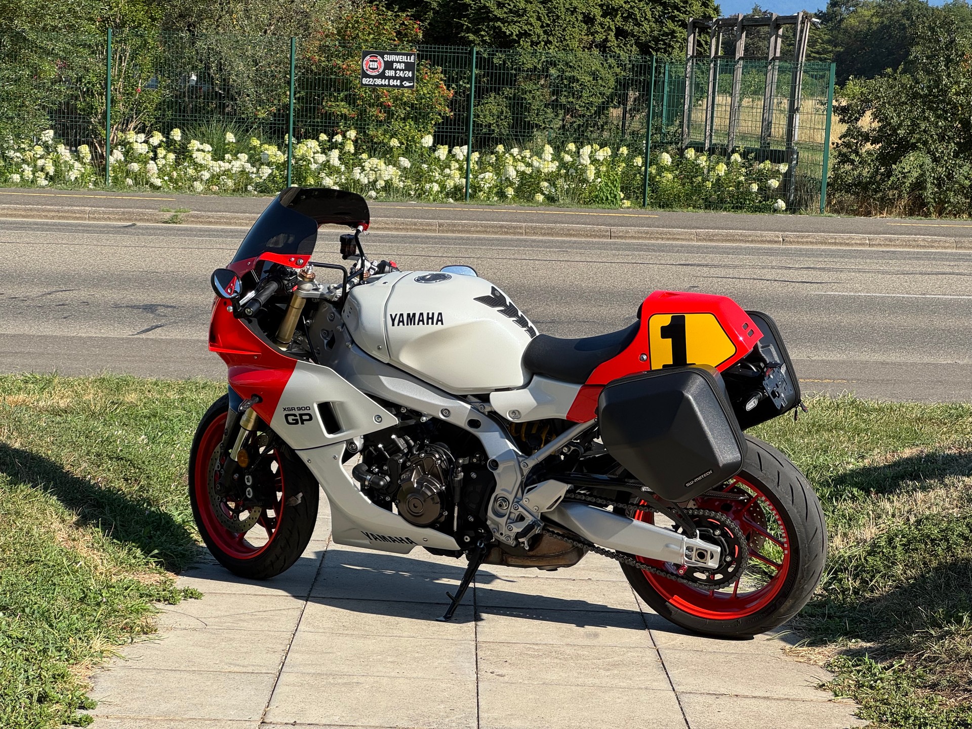 YAMAHA XSR 900 GP-image-3