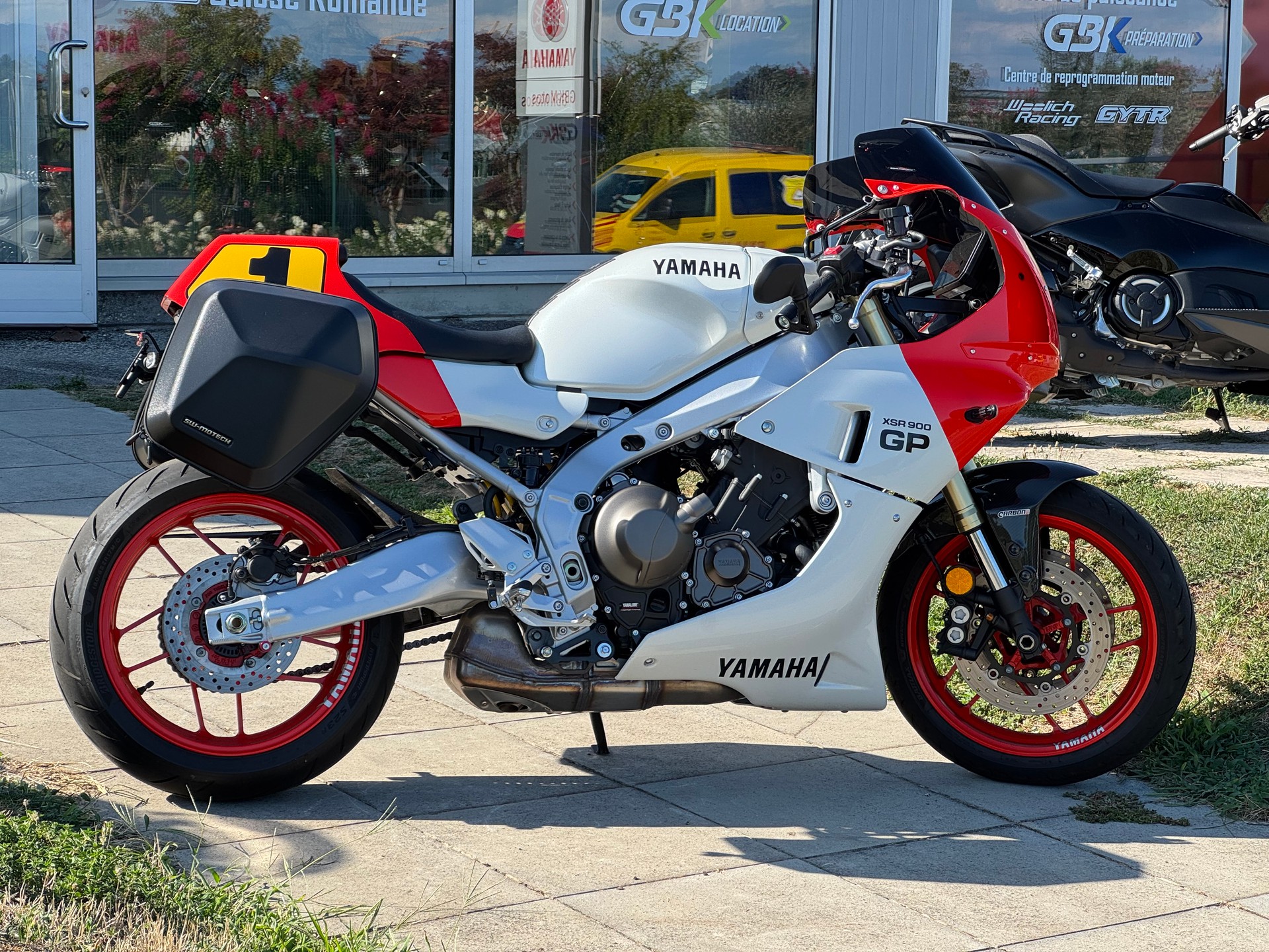 YAMAHA XSR 900 GP-image-1