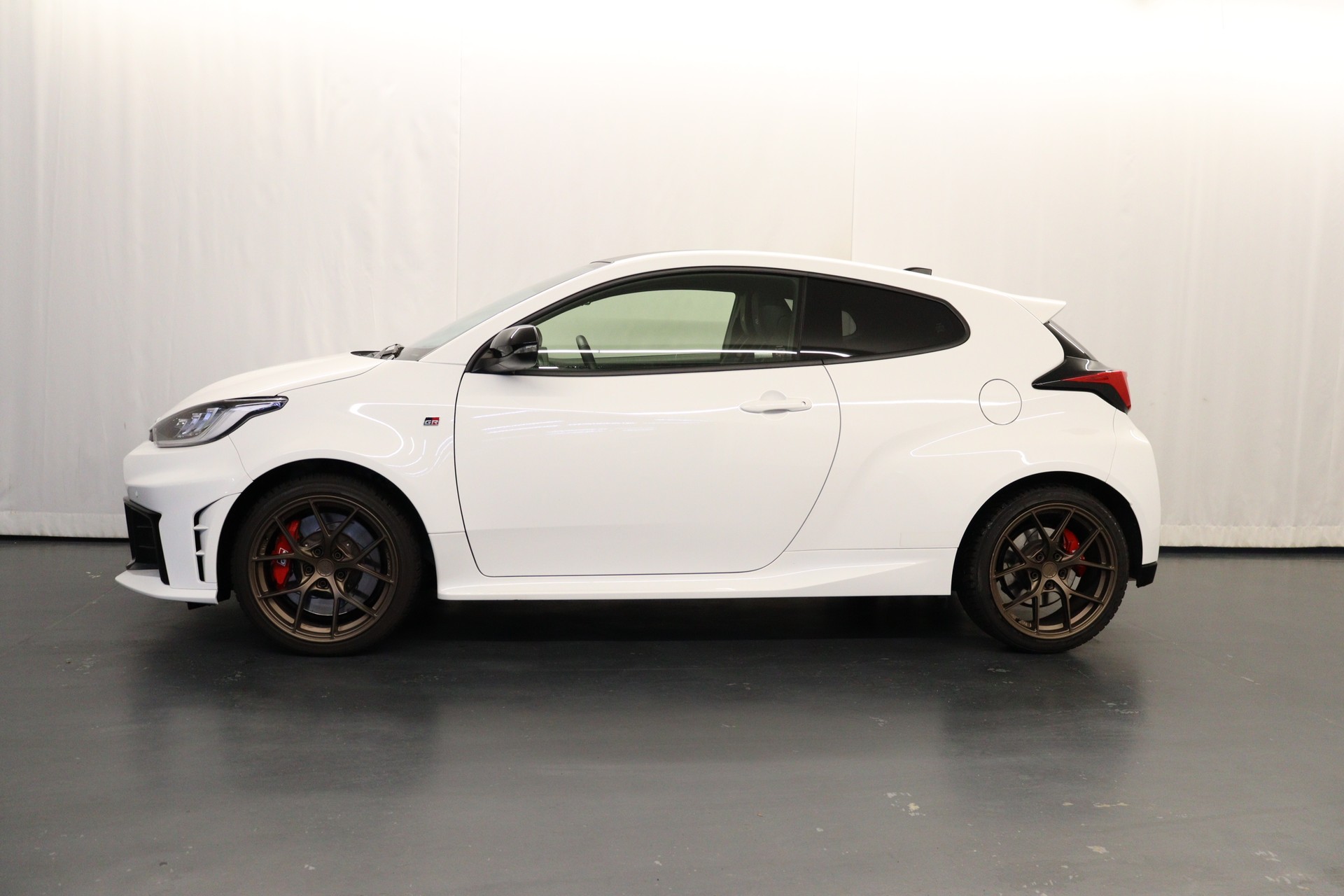 TOYOTA Yaris 1.6 GR Sport A-image-4