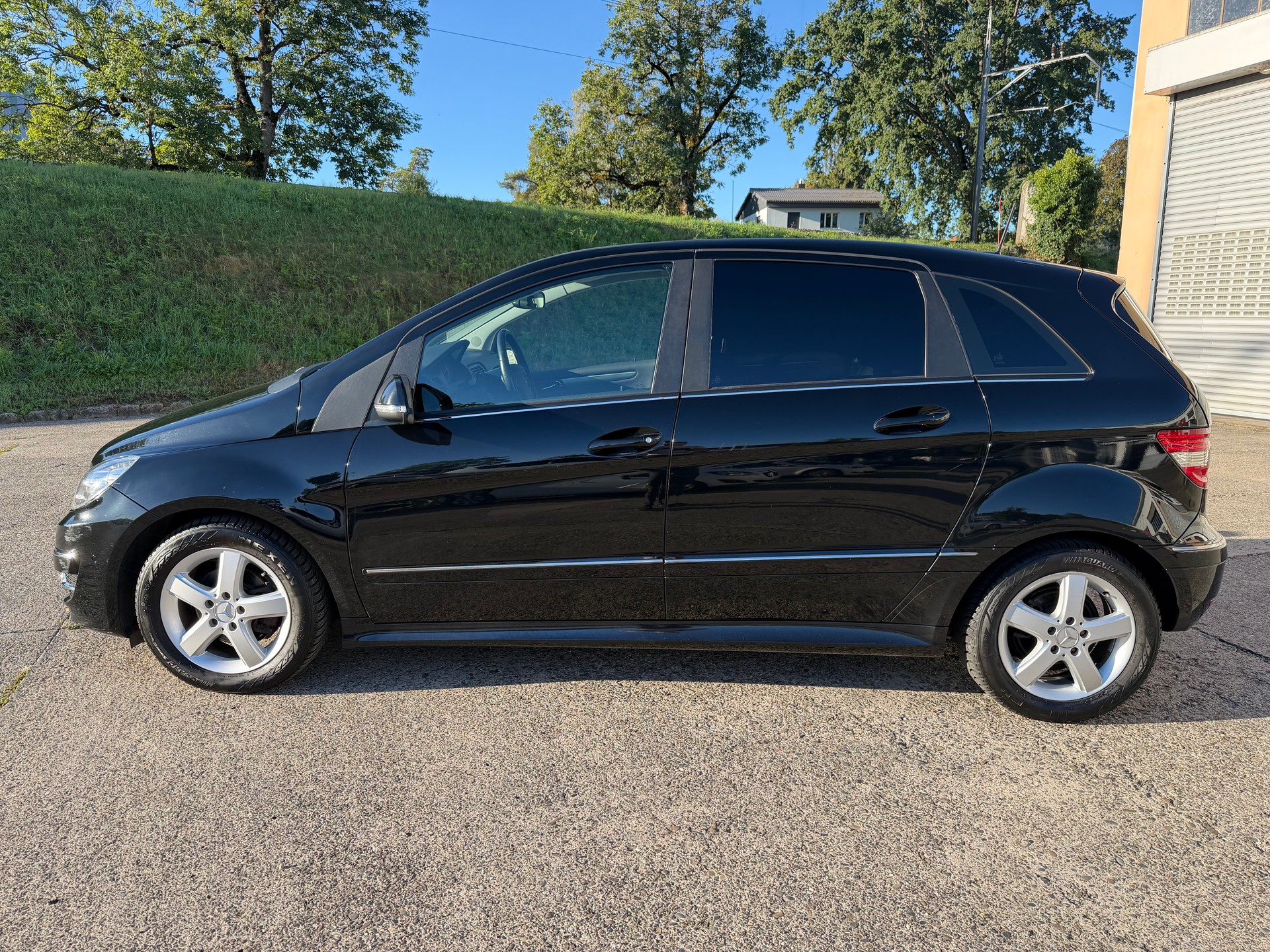 MERCEDES-BENZ B 180 (170) Autotronic-showroom-element-1