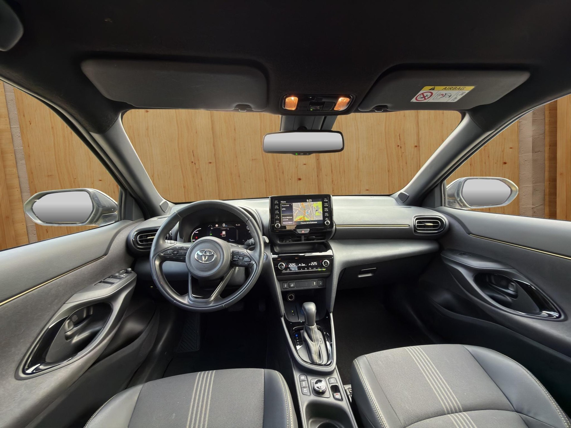 TOYOTA Yaris Cross 1.5 VVT-i HSD Adventure AWD-i-image-12