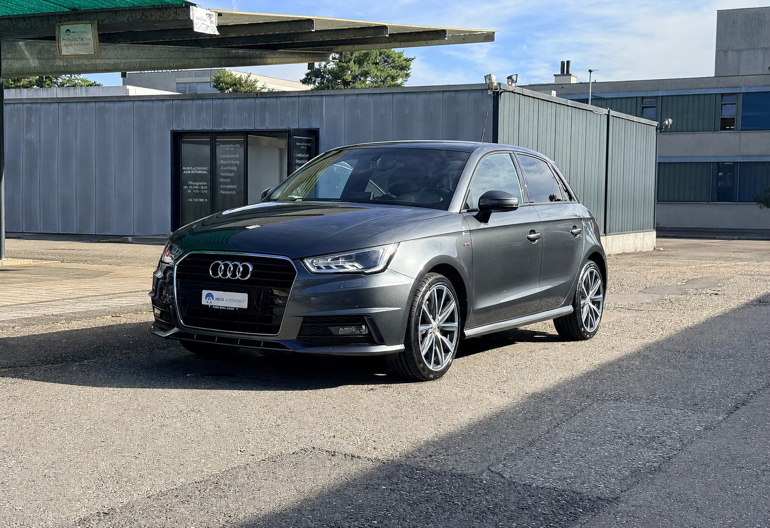 AUDI A1 Sportback 1.6 TDI Sport S-tronic S-Line-image-11