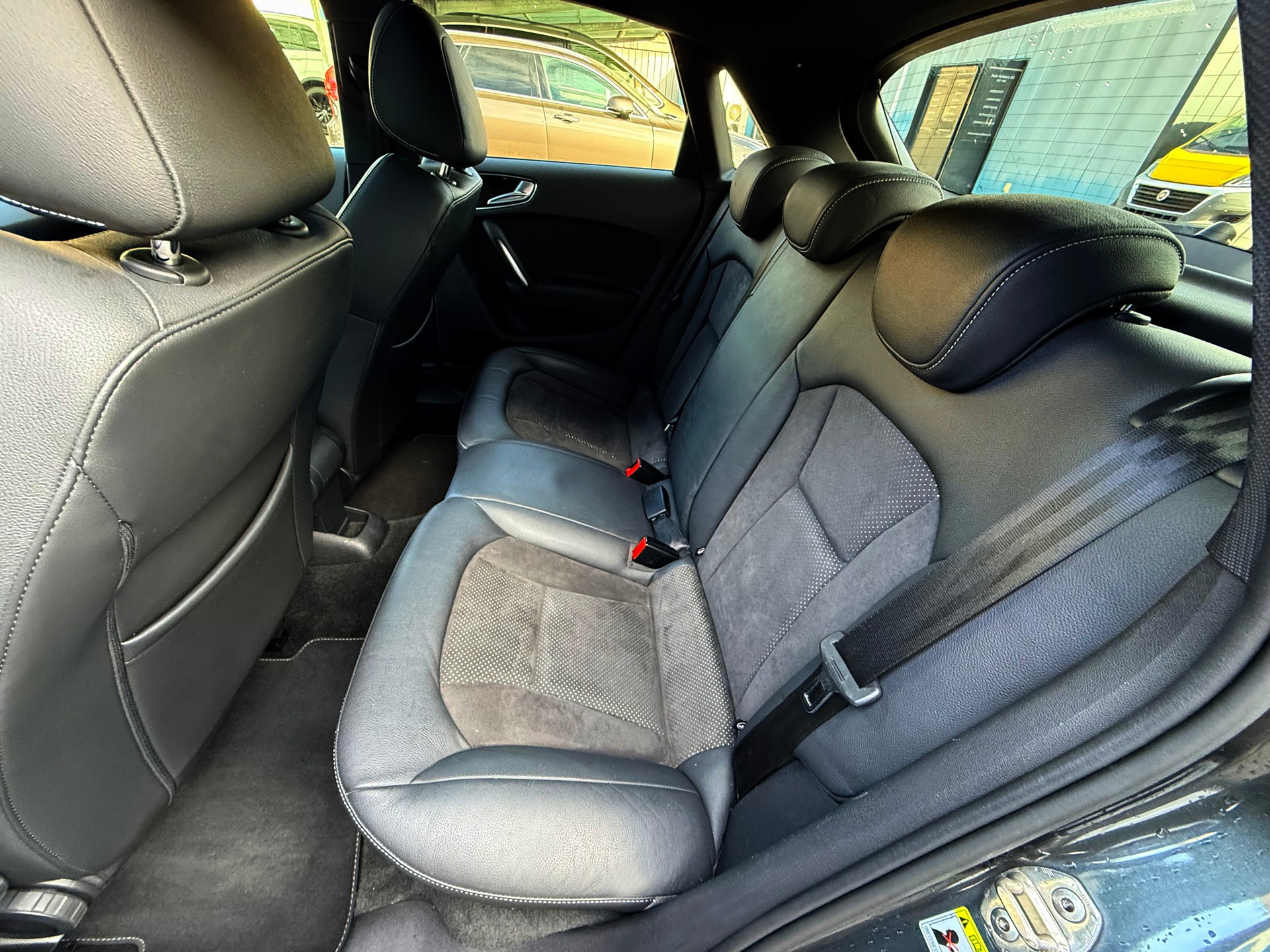 AUDI A1 Sportback 1.6 TDI Sport S-tronic S-Line-image-7