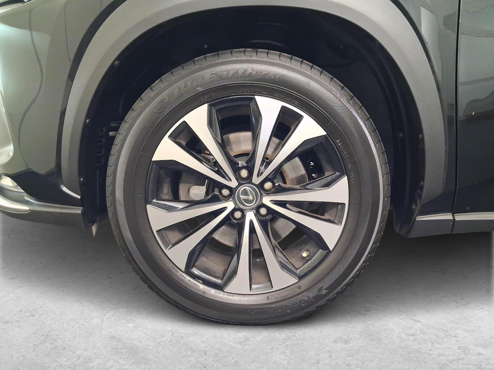 LEXUS NX 300h Special Edition-image-14