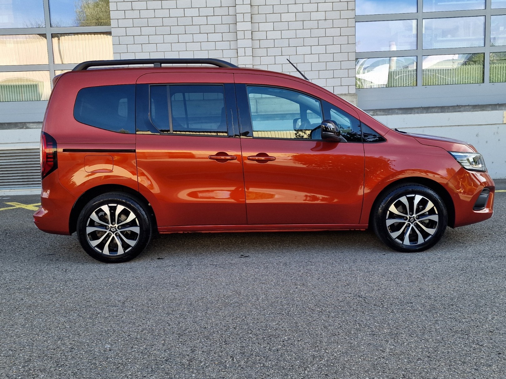 RENAULT Kangoo 1.5 dCi EDC-image-3