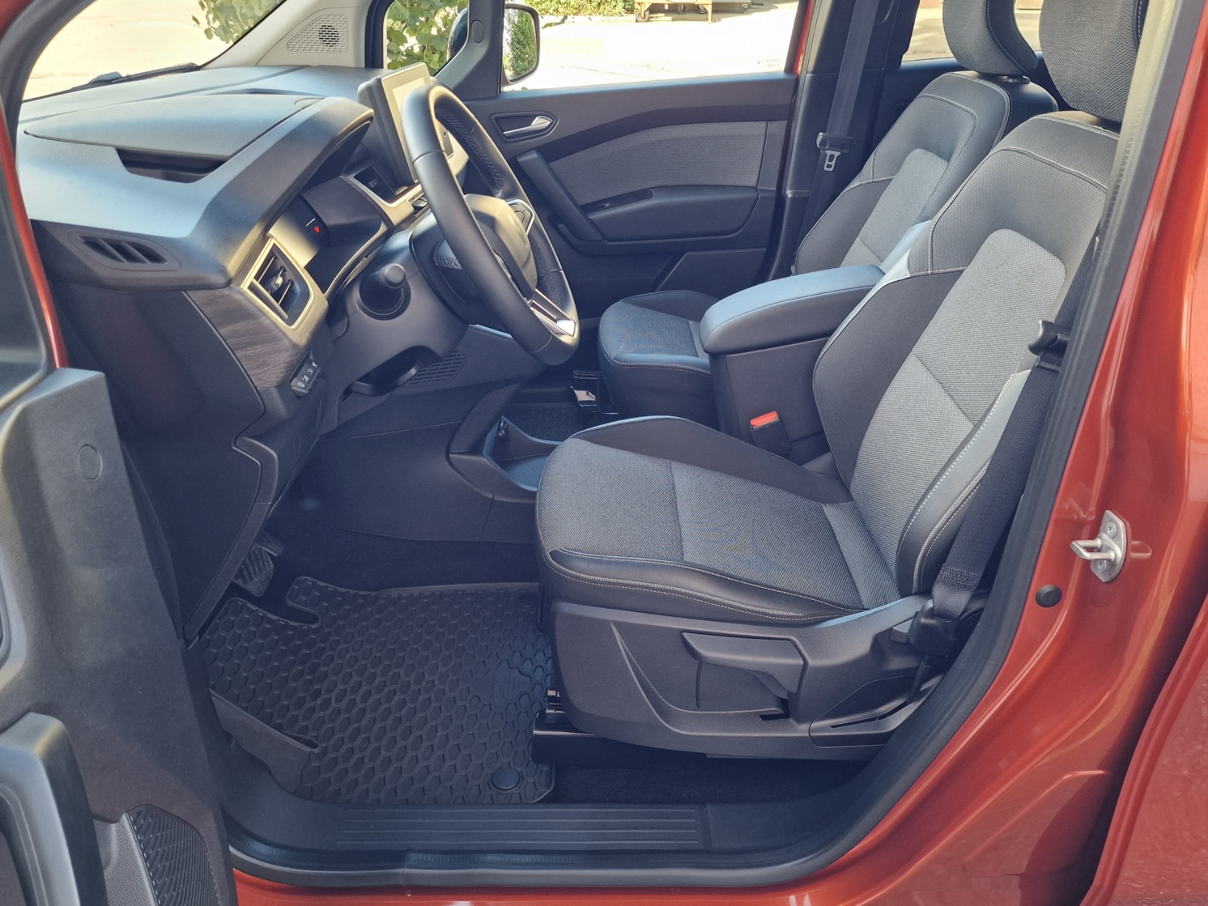 RENAULT Kangoo 1.5 dCi EDC-image-7