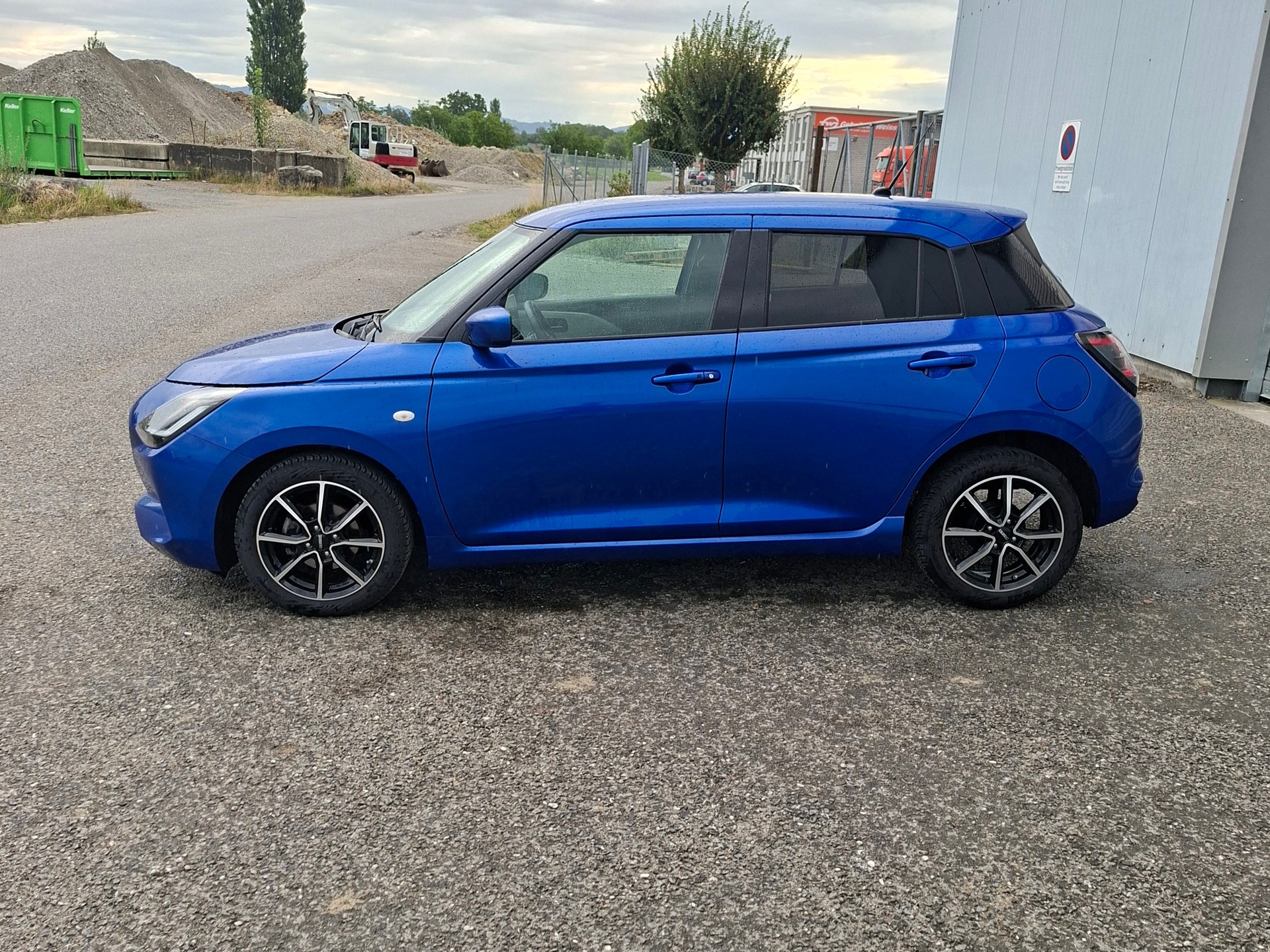 SUZUKI SUZUKI Swift 1.2 1st Edition Hybrid-showroom-element-1