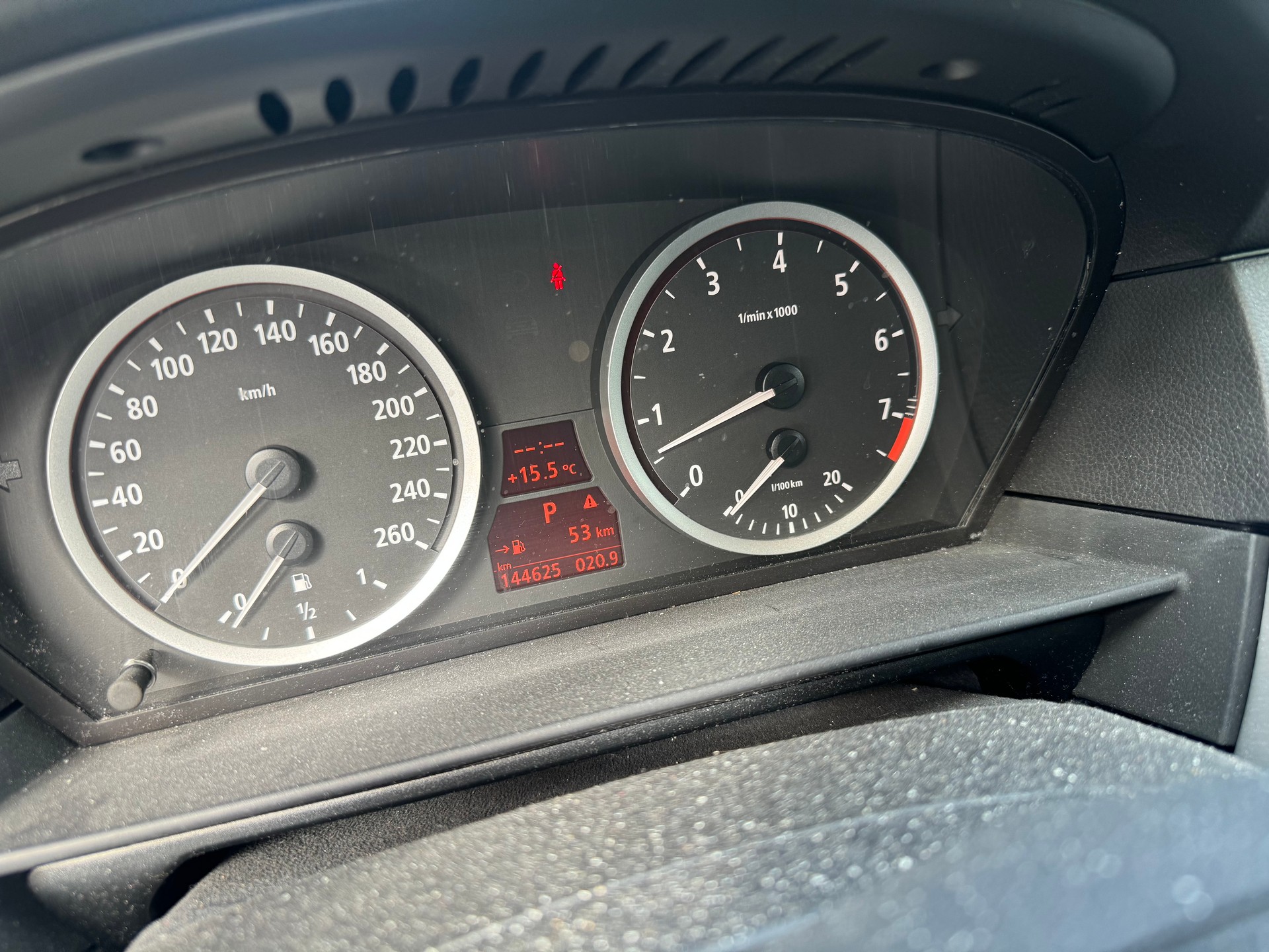 BMW 525xi-image-5