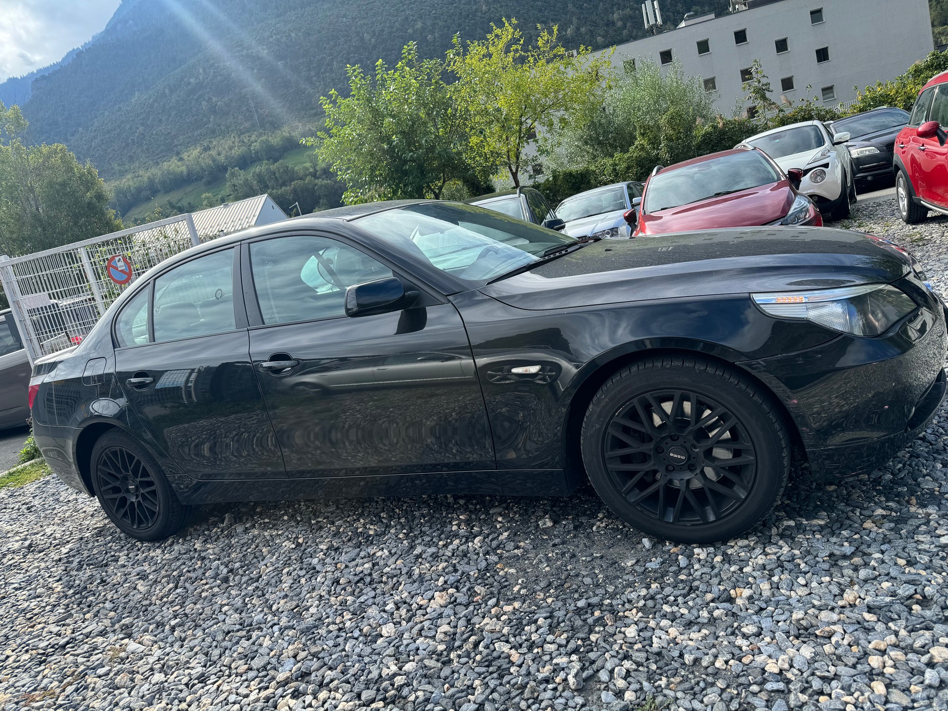 BMW 525xi-image-11