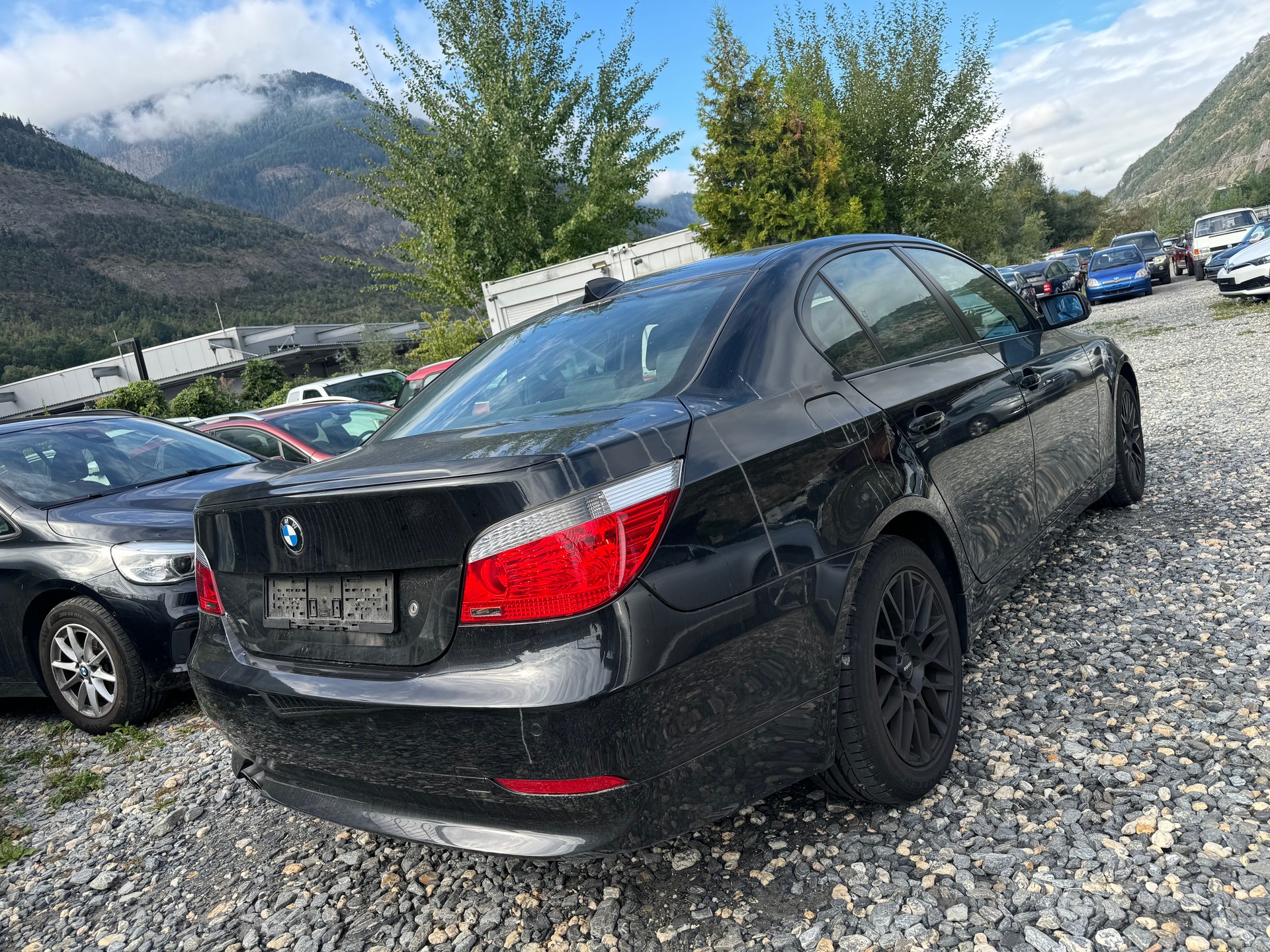 BMW 525xi-image-7