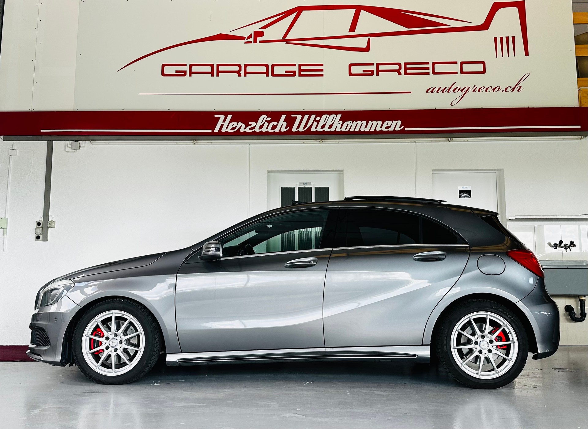 MERCEDES-BENZ A 250 AMG Line 7G-DCT