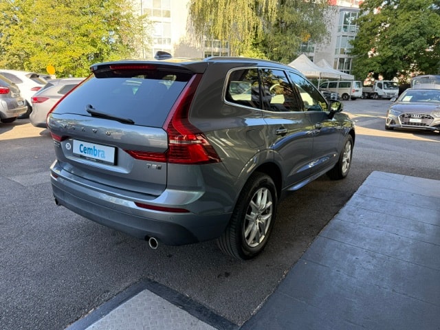 VOLVO XC60 T5 AWD Momentum Geartronic-image-4