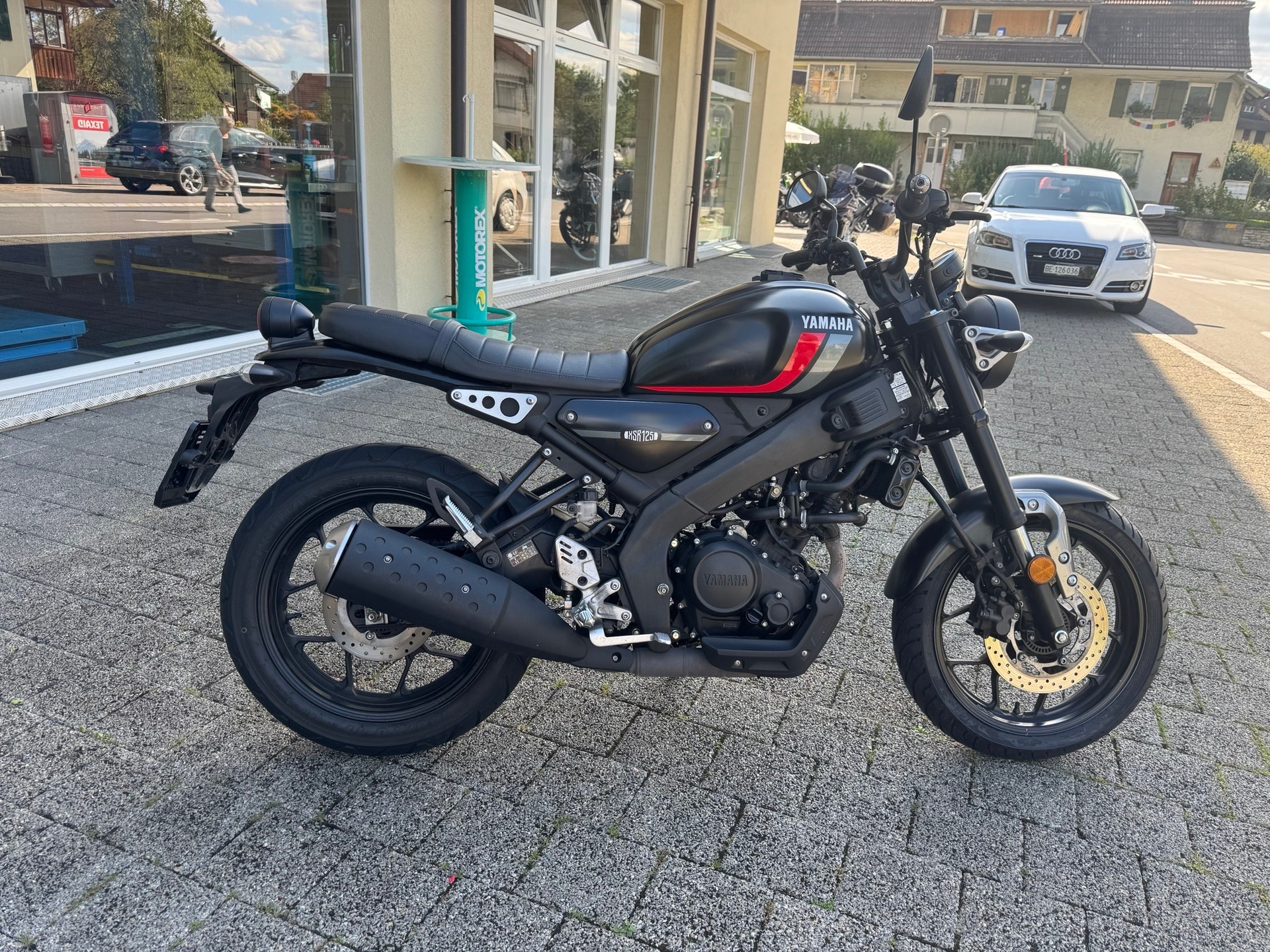 YAMAHA XSR 125-image-2