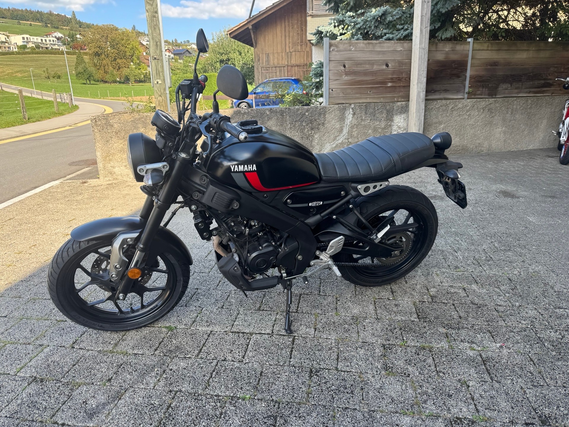 YAMAHA XSR 125-image-0