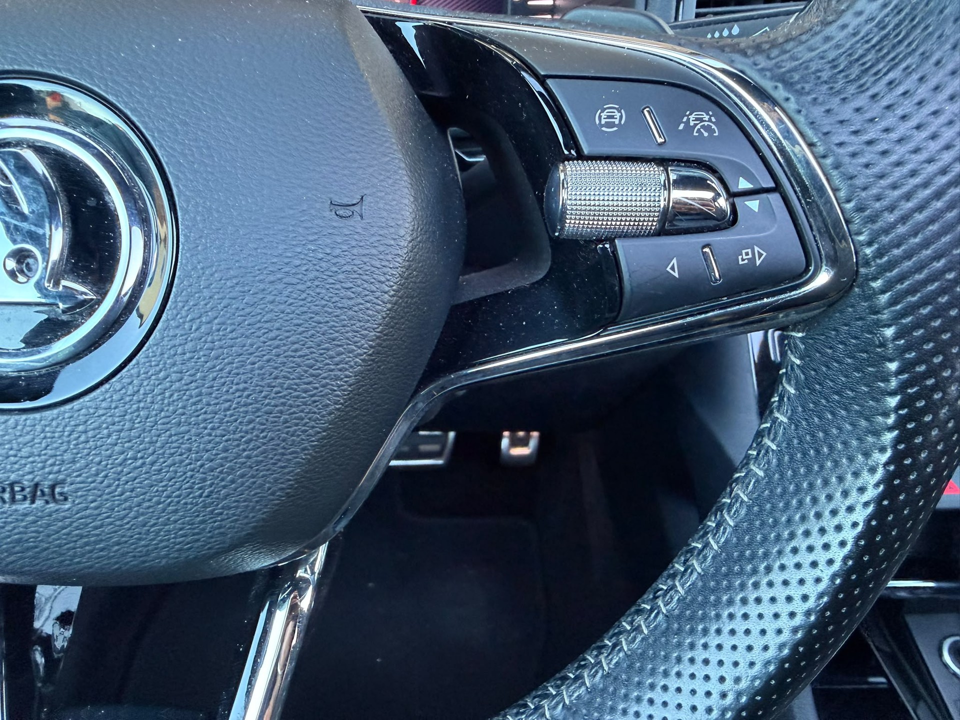 SKODA Karoq 2.0 TSI SportLine 4x4 DSG - Toit ouvrant - Caméra de recul-image-13