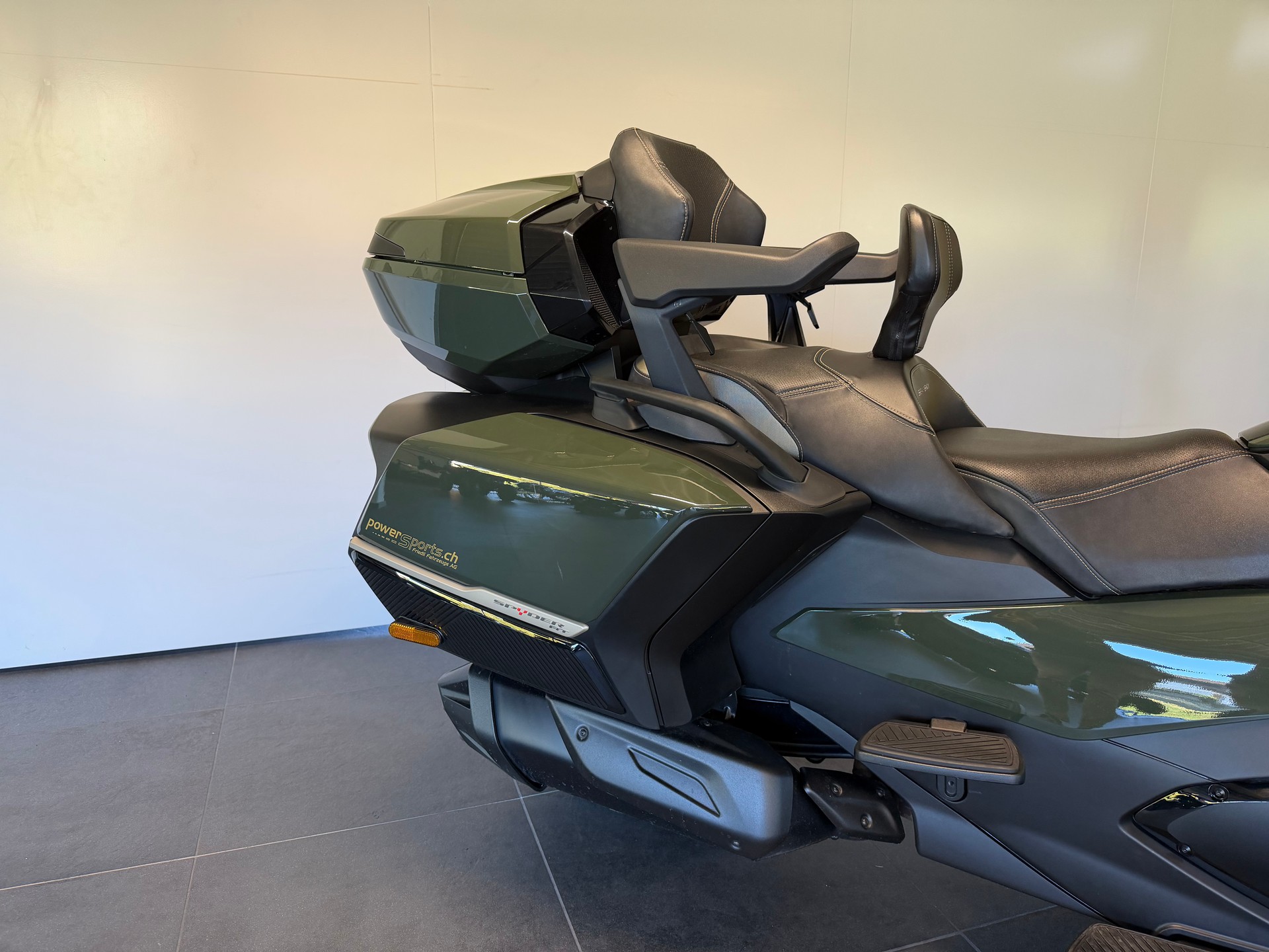 CAN-AM Spyder RT-LTD Sea Sky Edition SE6-image-2