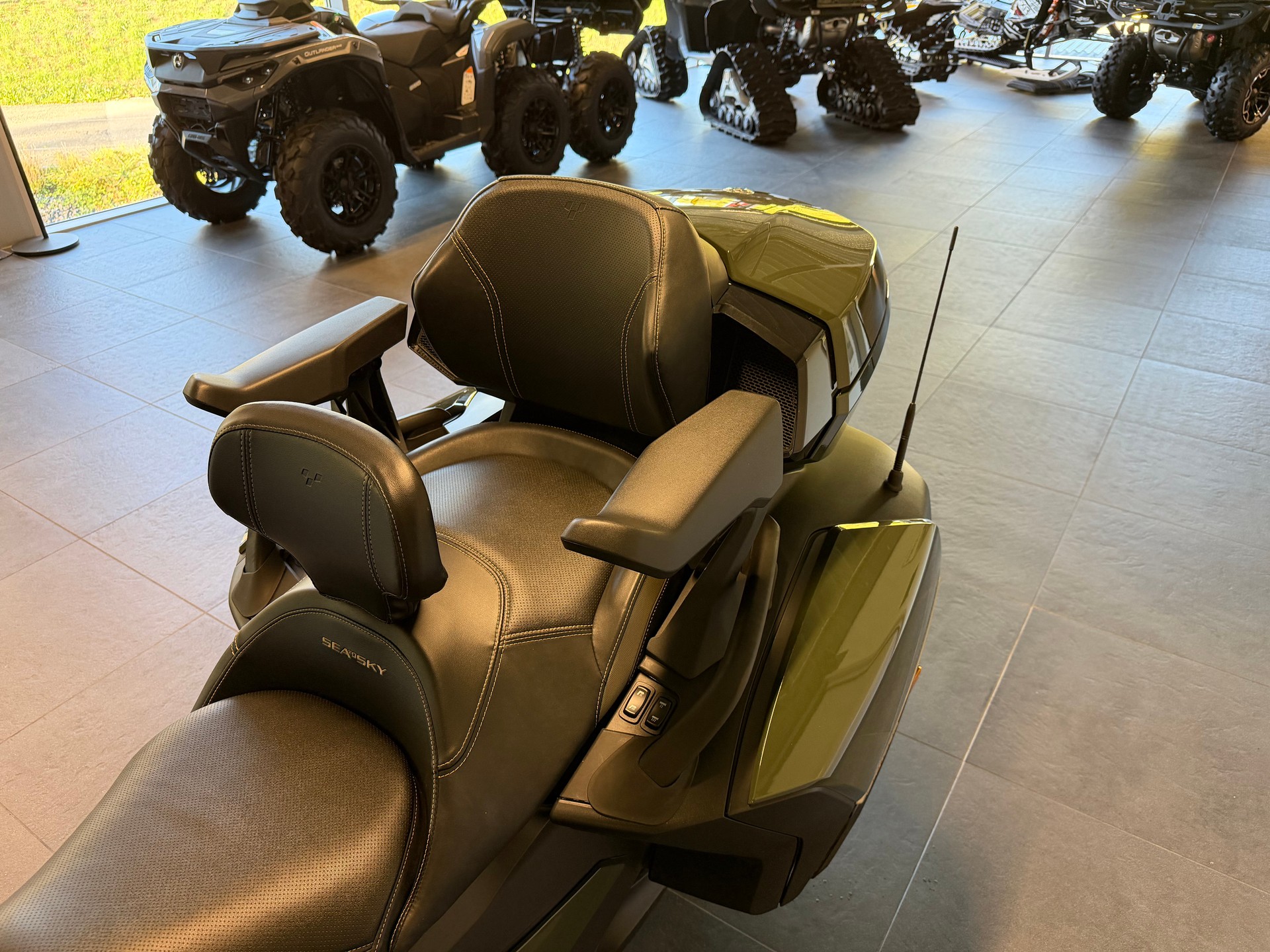 CAN-AM Spyder RT-LTD Sea Sky Edition SE6-image-10