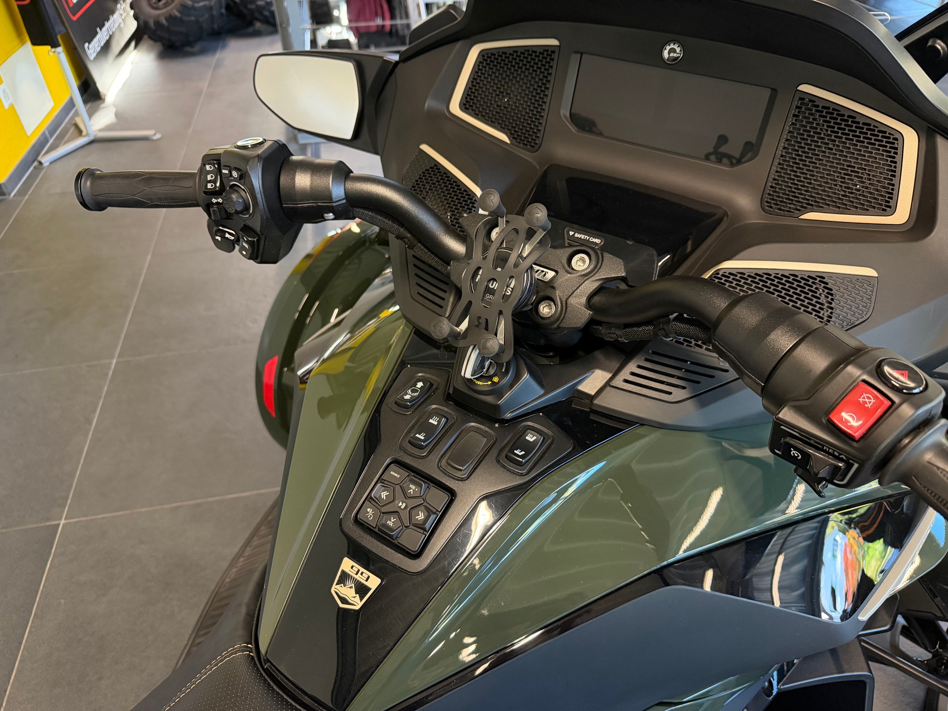CAN-AM Spyder RT-LTD Sea Sky Edition SE6-image-15