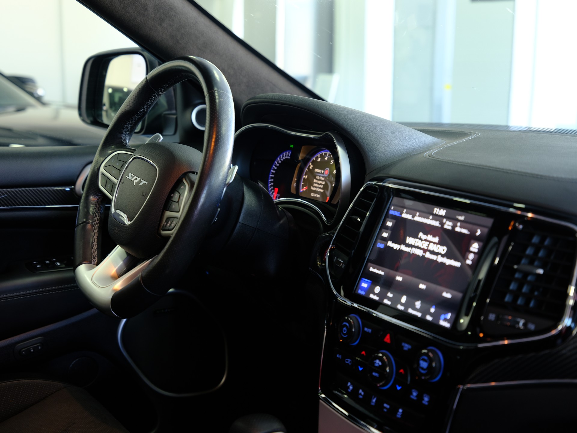 JEEP Grand Cherokee 6.4 V8 HEMI SRT8 Automatic-image-16