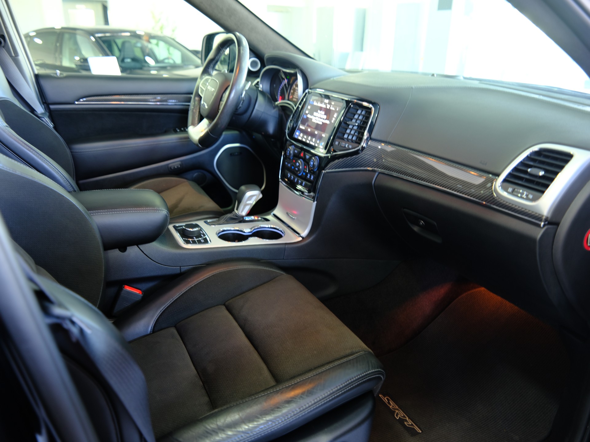 JEEP Grand Cherokee 6.4 V8 HEMI SRT8 Automatic-image-17