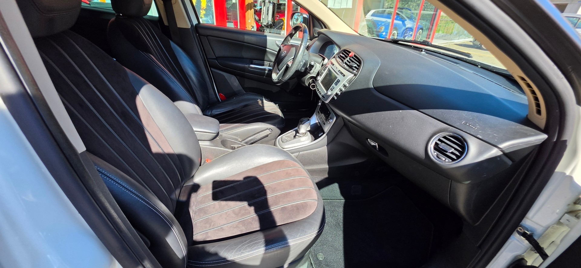 LANCIA Delta 1.8 Turbo-Jet Executive Sportronic-image-15