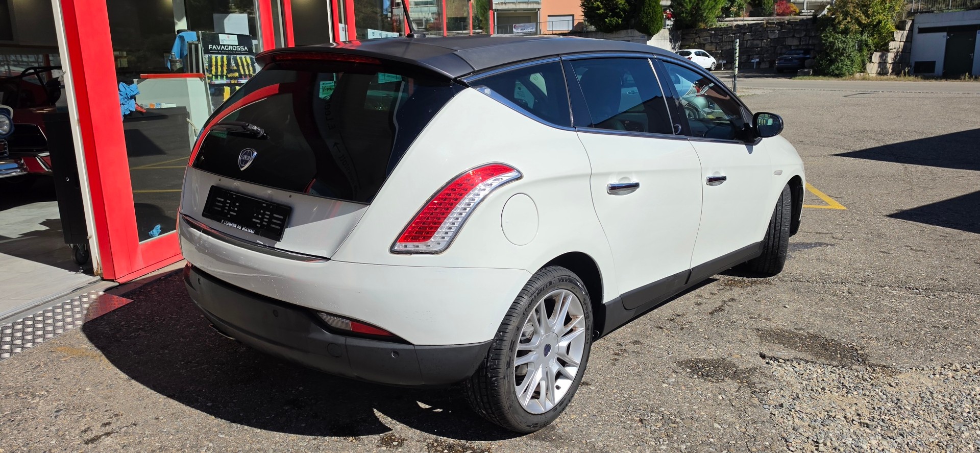 LANCIA Delta 1.8 Turbo-Jet Executive Sportronic-showroom-element-2