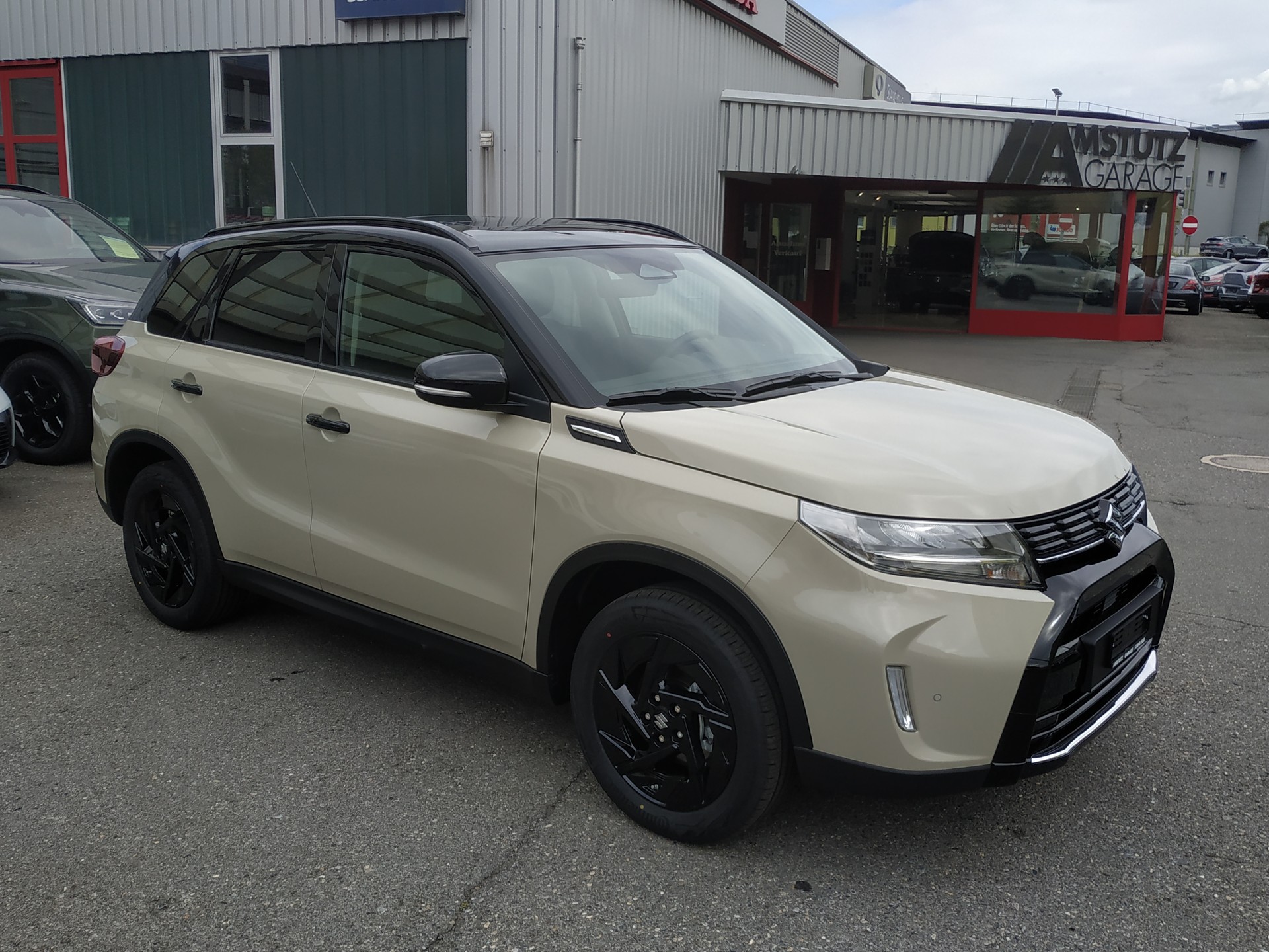 SUZUKI Vitara 1.4 Boosterjet Black Edition Top 4x4 Hybrid Automatic-showroom-element-1