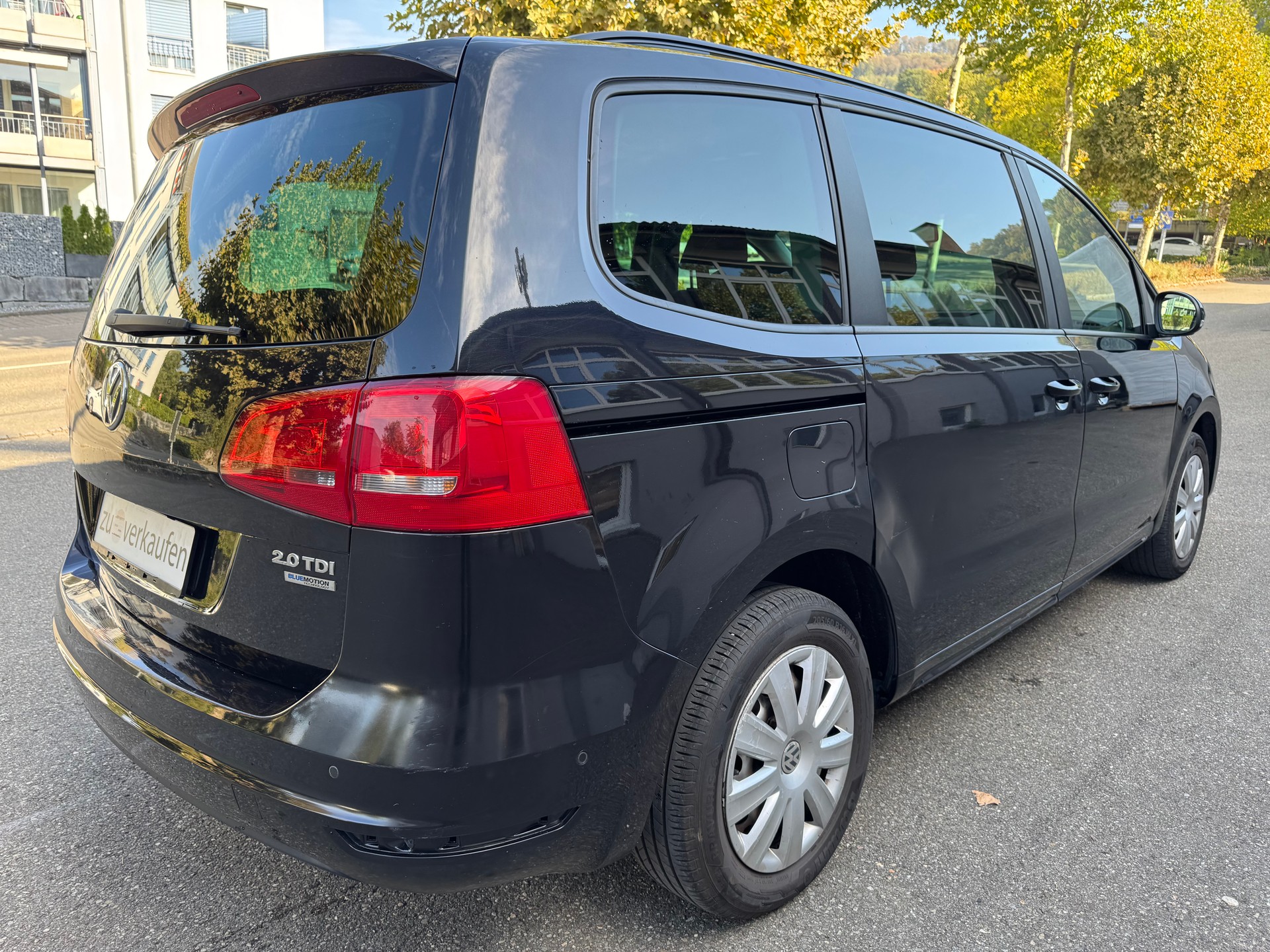 VW Sharan 2.0 TDI BlueMotion Technology Trendline-image-3