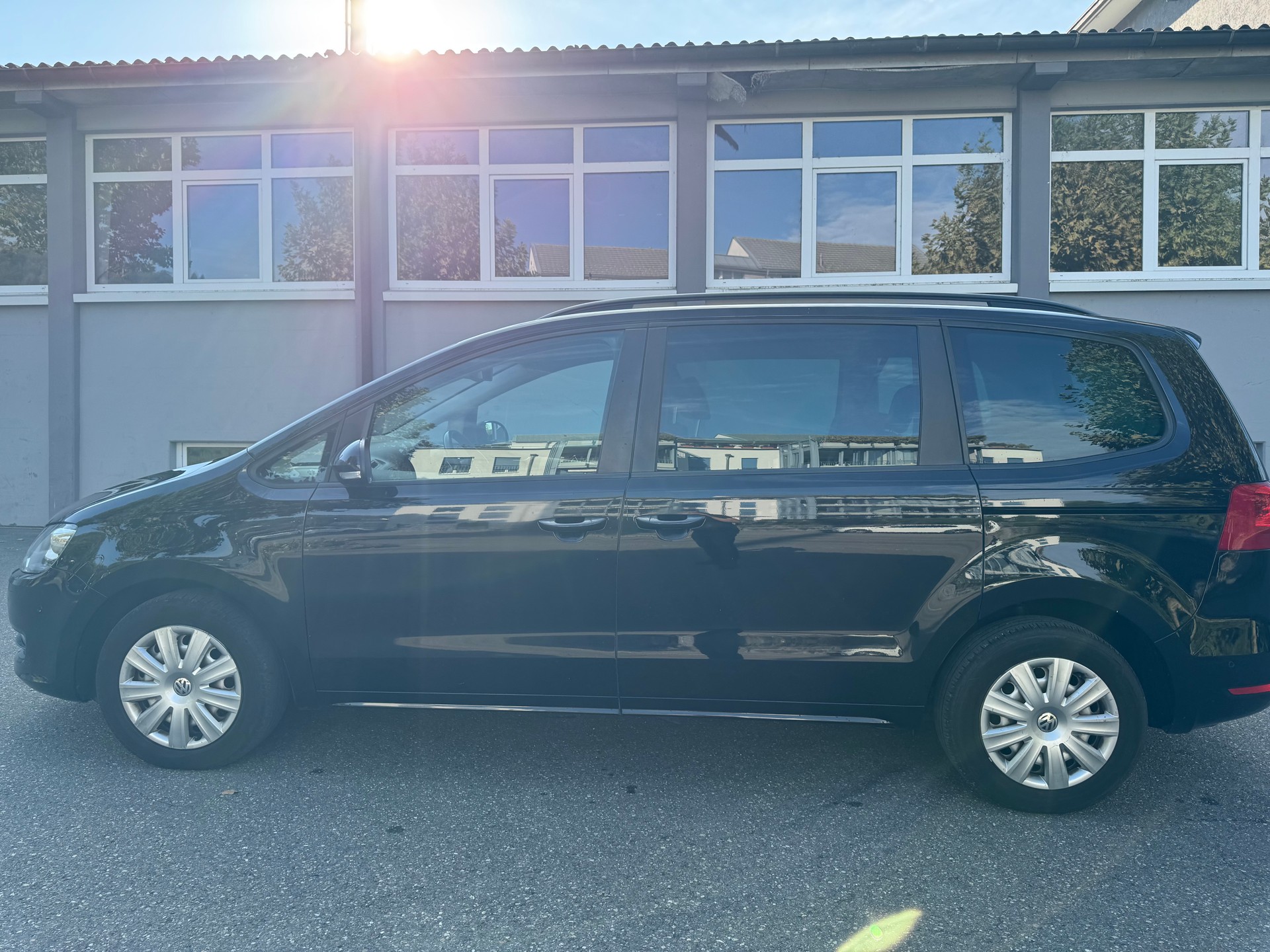 VW Sharan 2.0 TDI BlueMotion Technology Trendline-image-15