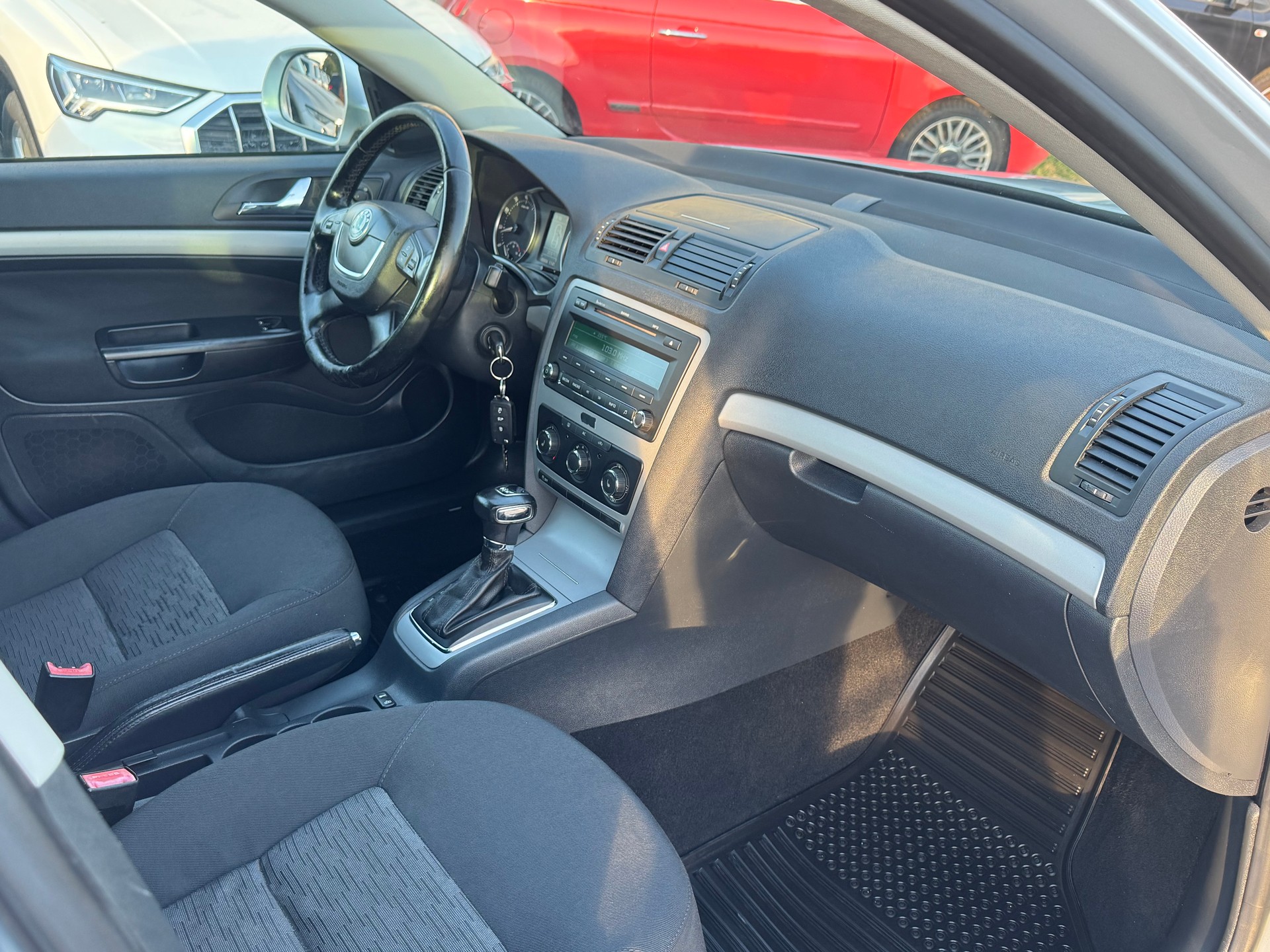 SKODA Octavia Combi 1.2 TSI Ambition DSG-image-5