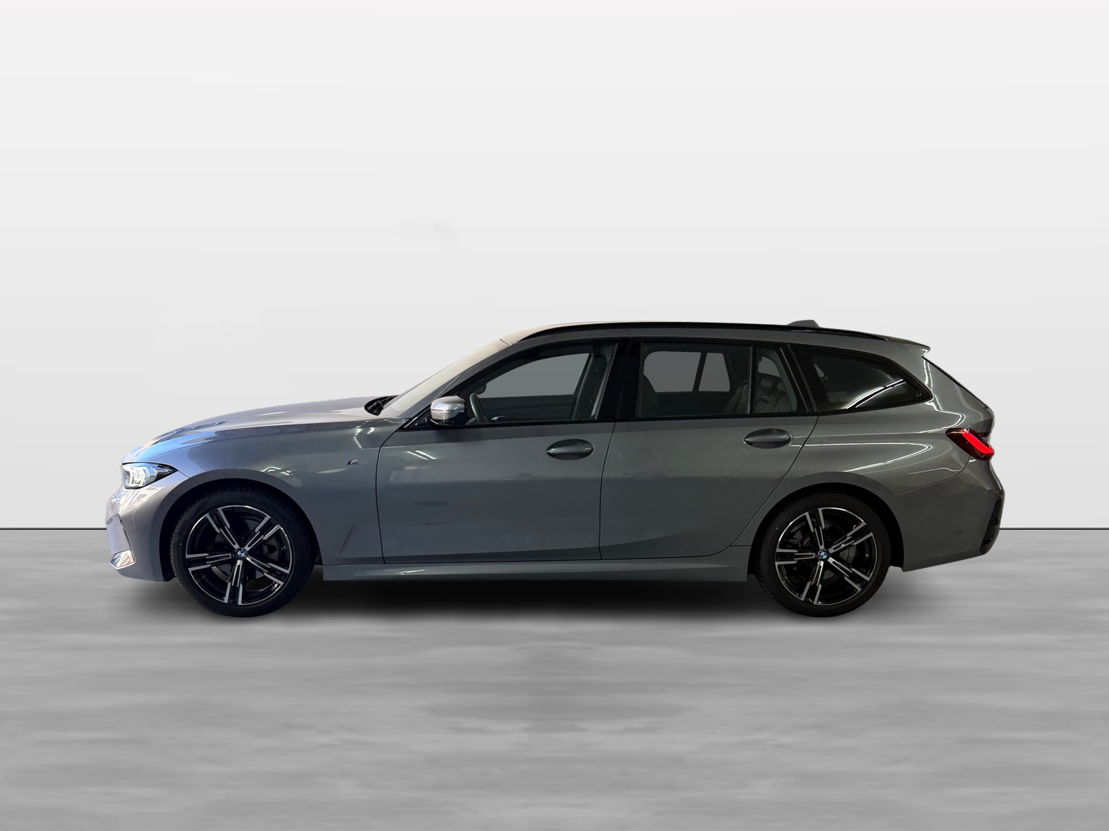 BMW 320d xDrive 48V Touring Steptronic M Sport-showroom-element-2