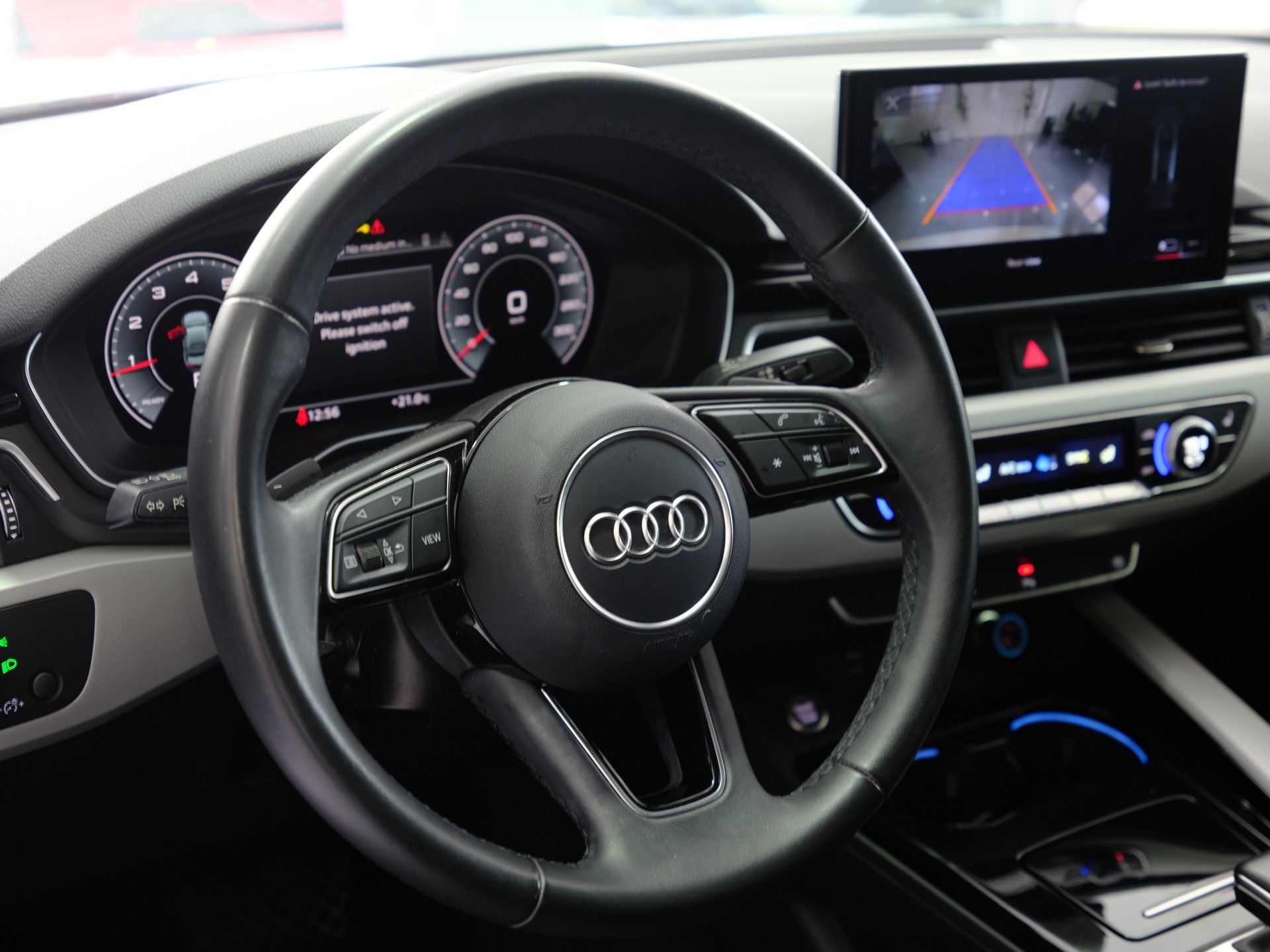 AUDI A4 Limousine 35 TFSI advanced S-tronic *Rückfahrkamera* *Keyless*-image-13