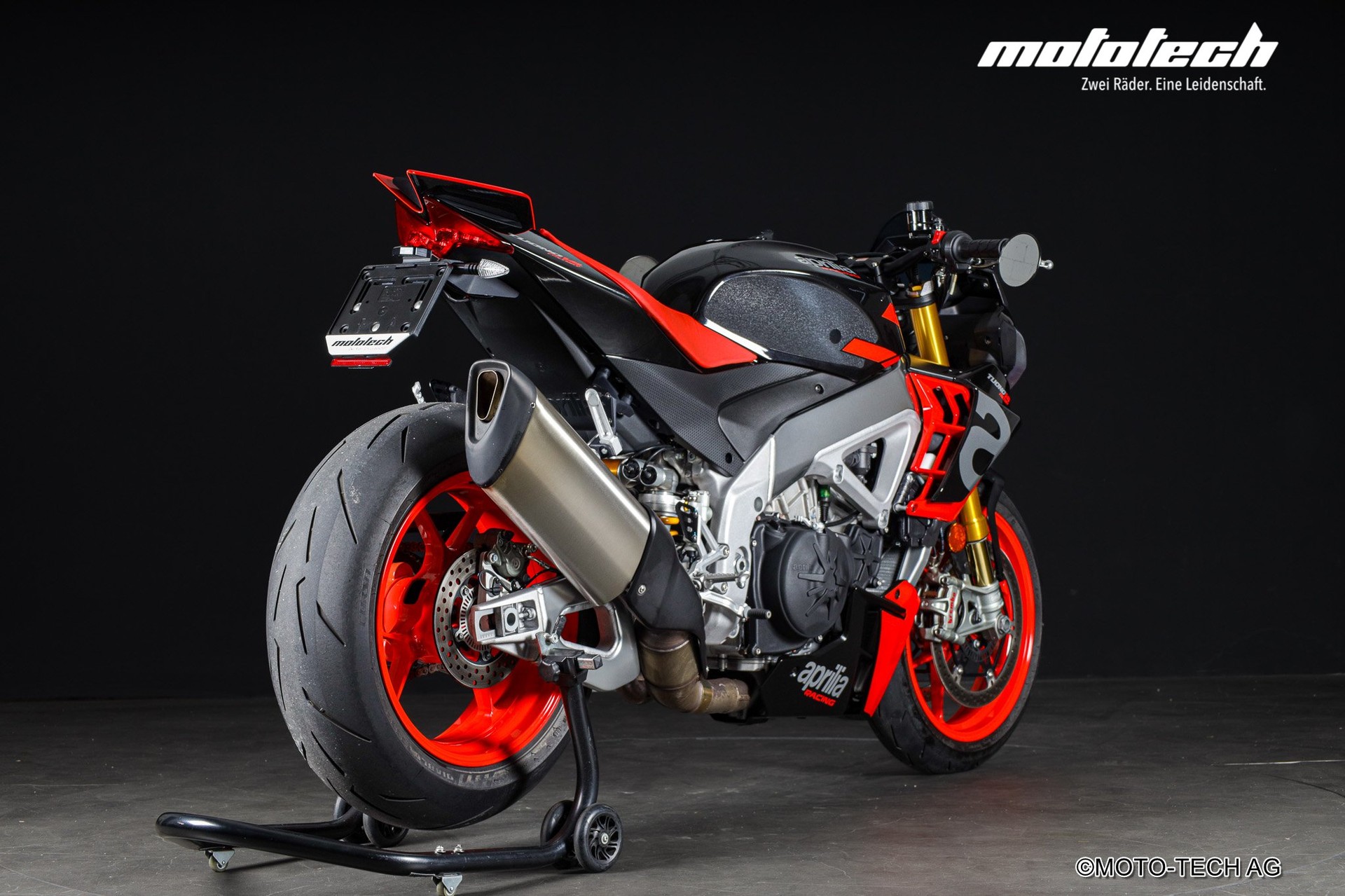 APRILIA Tuono V4 1100 Factory-image-2