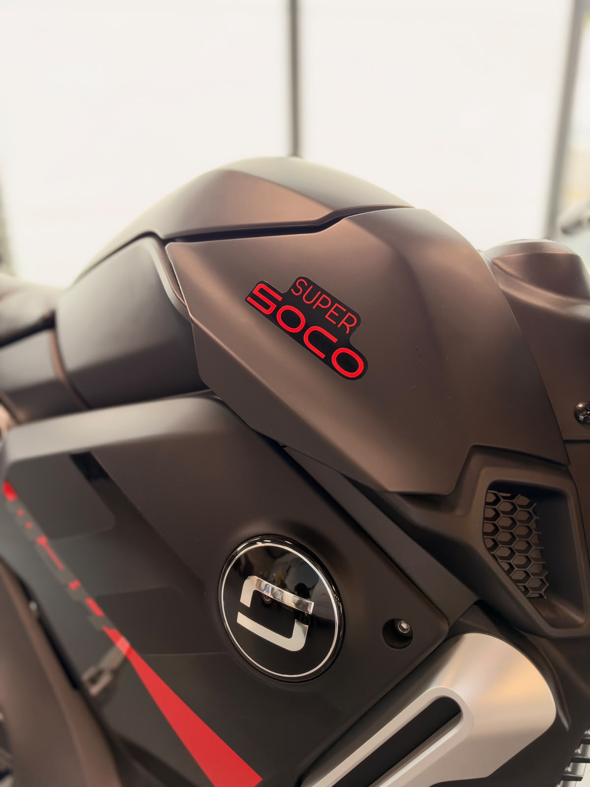 SUPER SOCO TC MAX-showroom-element-3